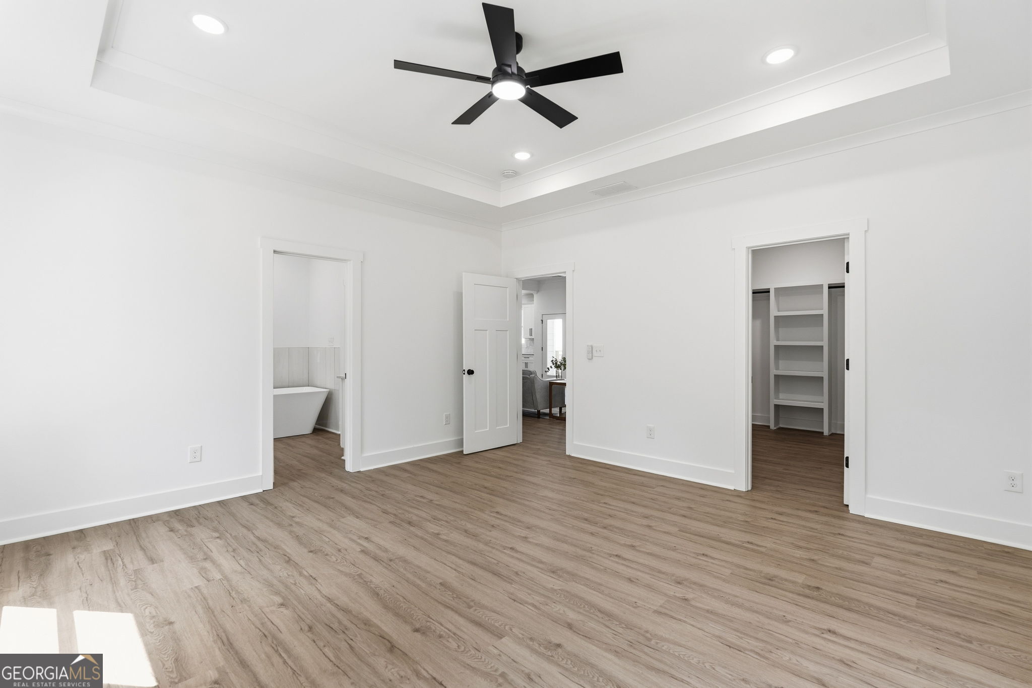 5173 Martin Street Se Property Photo 7