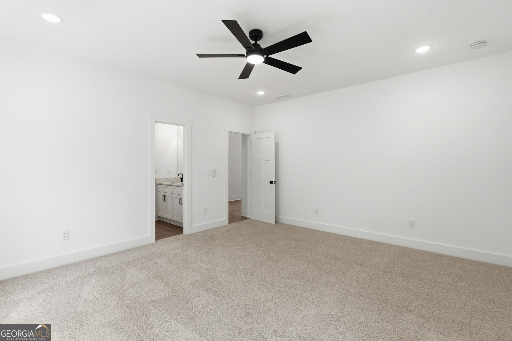 5173 Martin Street Se Property Photo 25