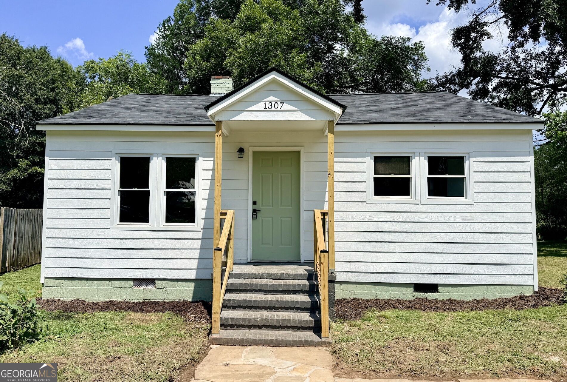 1307 Lucky Street Property Photo 1