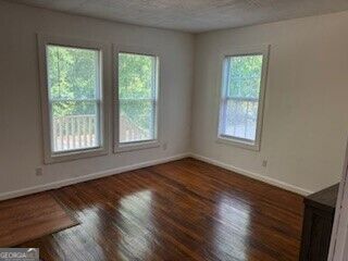 720 Baker Street Property Photo 3