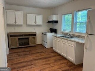 720 Baker Street Property Photo 6