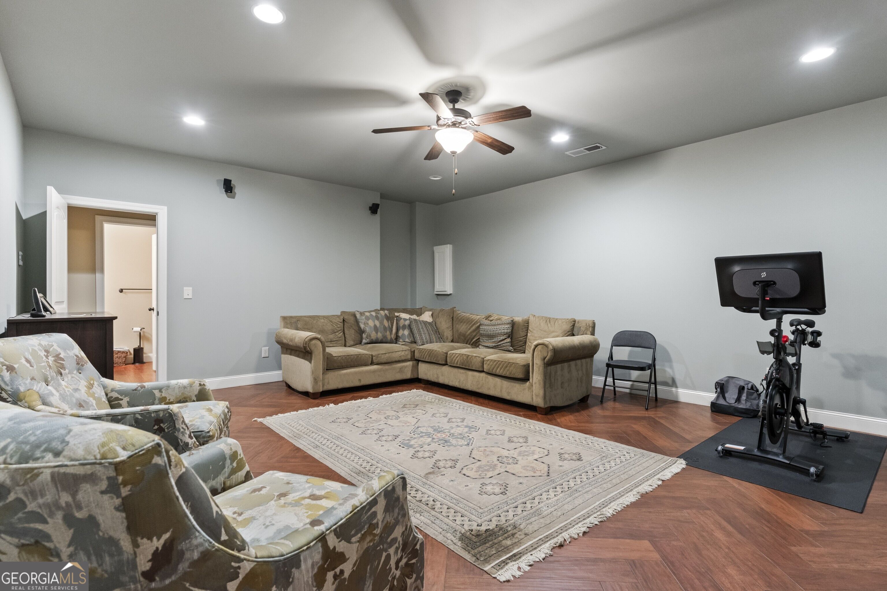 276 Trecastle Square Property Photo 7