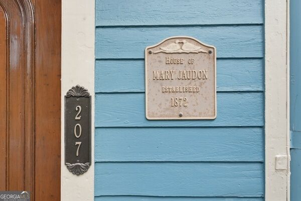207 E Gwinnett Street Property Photo 4