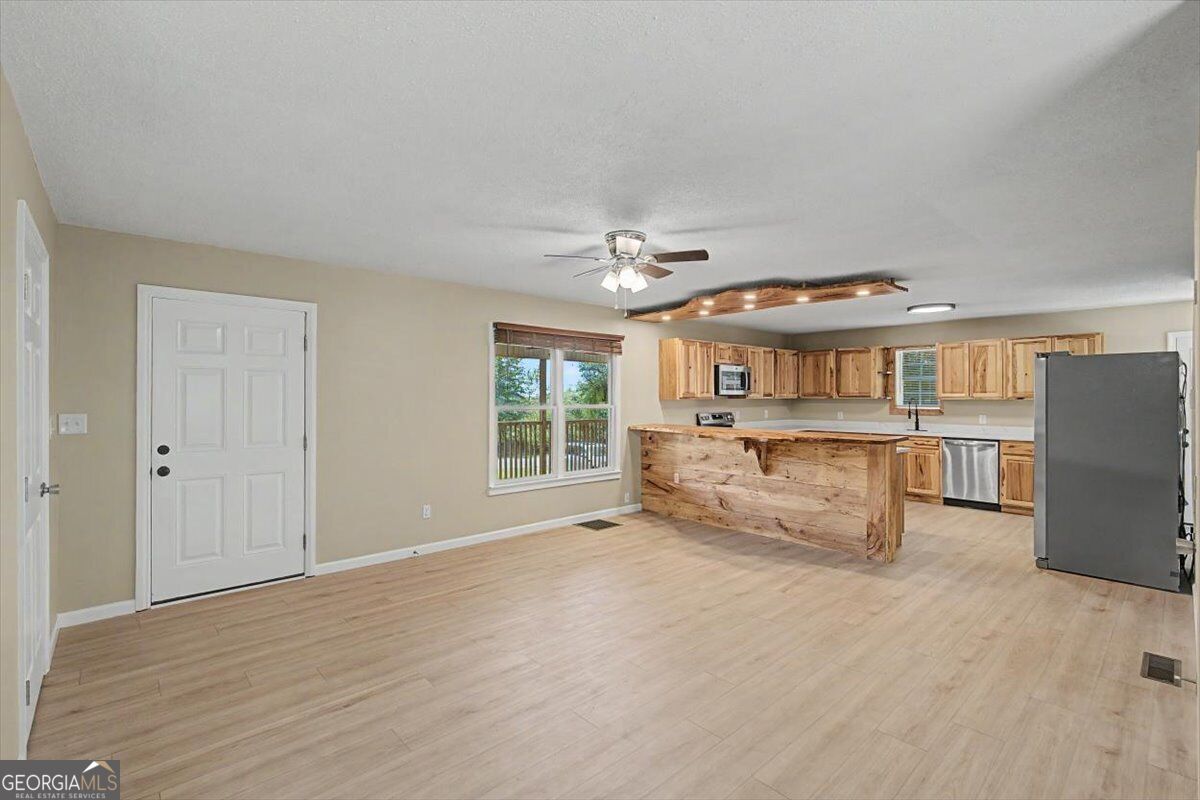 938 Mandeville Road Property Photo 4