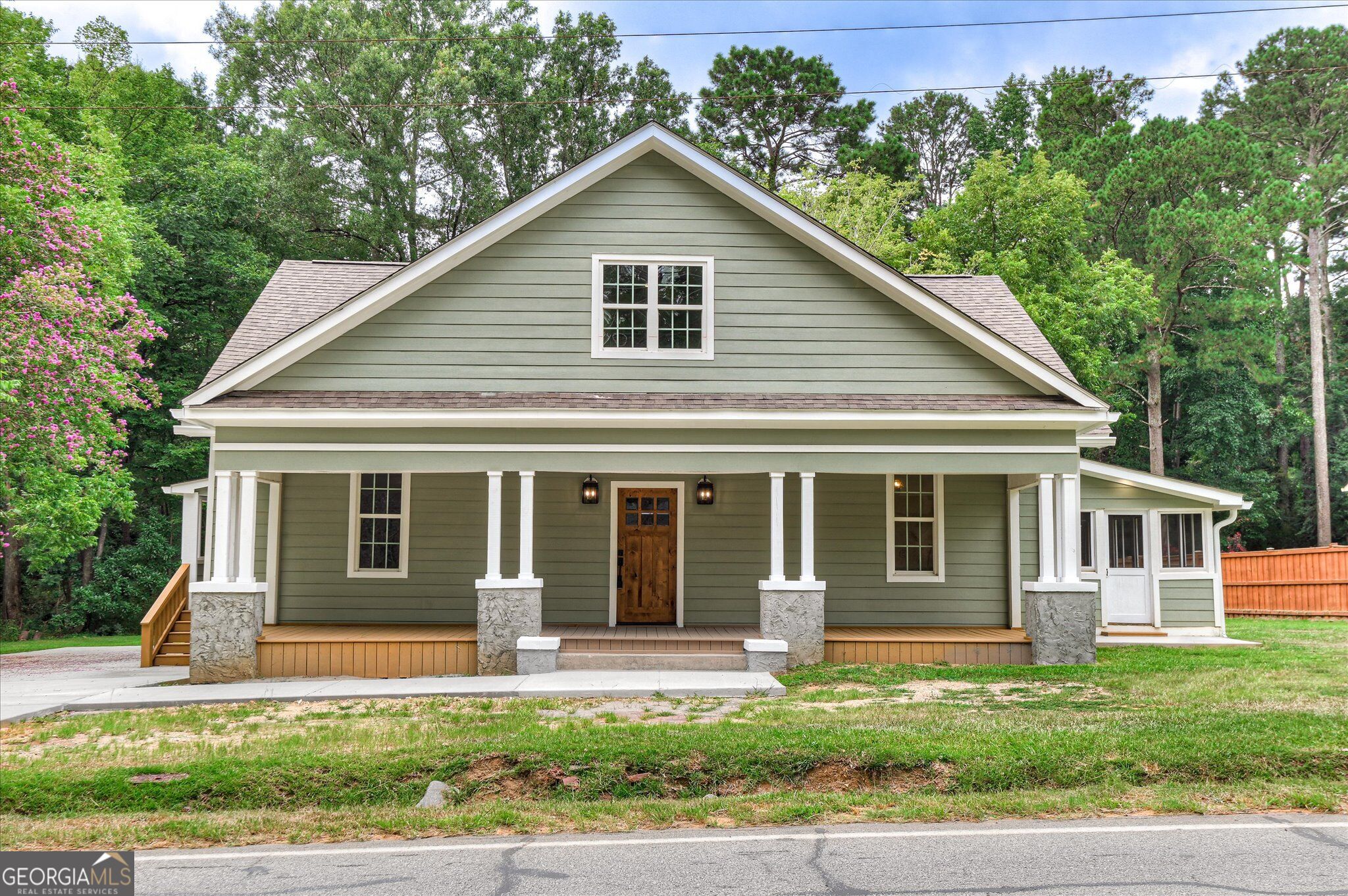 284 Elm Street Property Photo 1