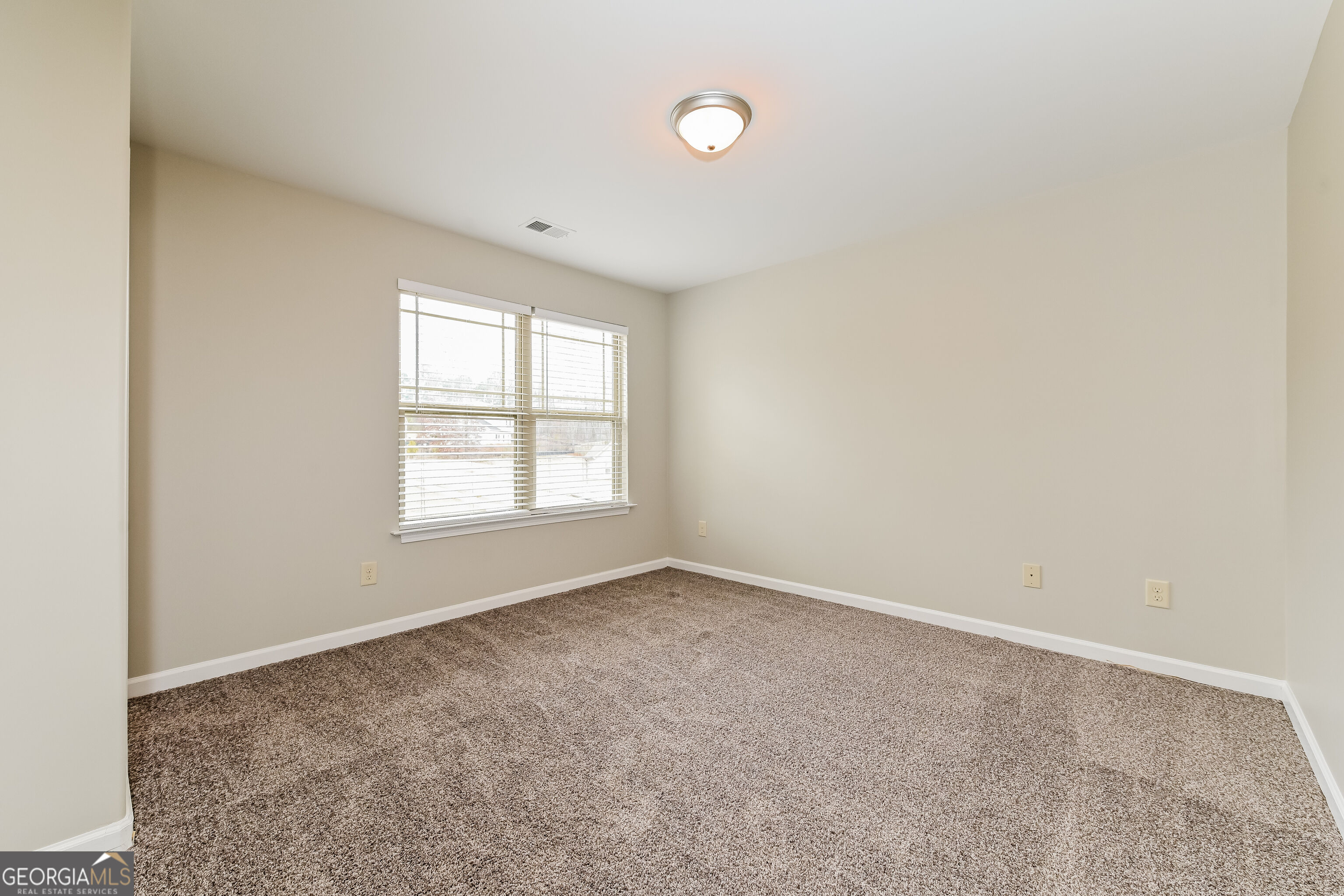 633 Stevens Place Property Photo 13