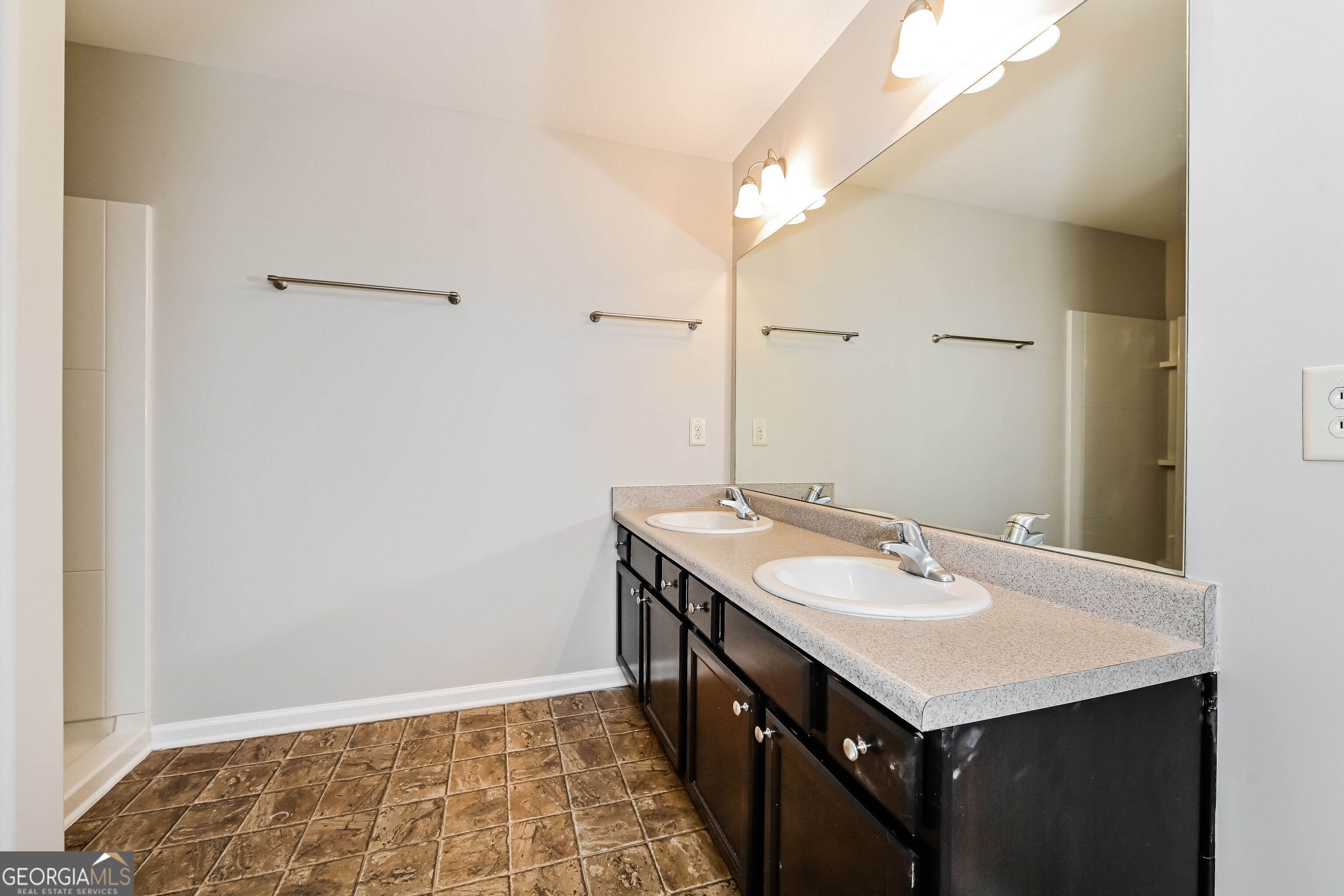 633 Stevens Place Property Photo 15