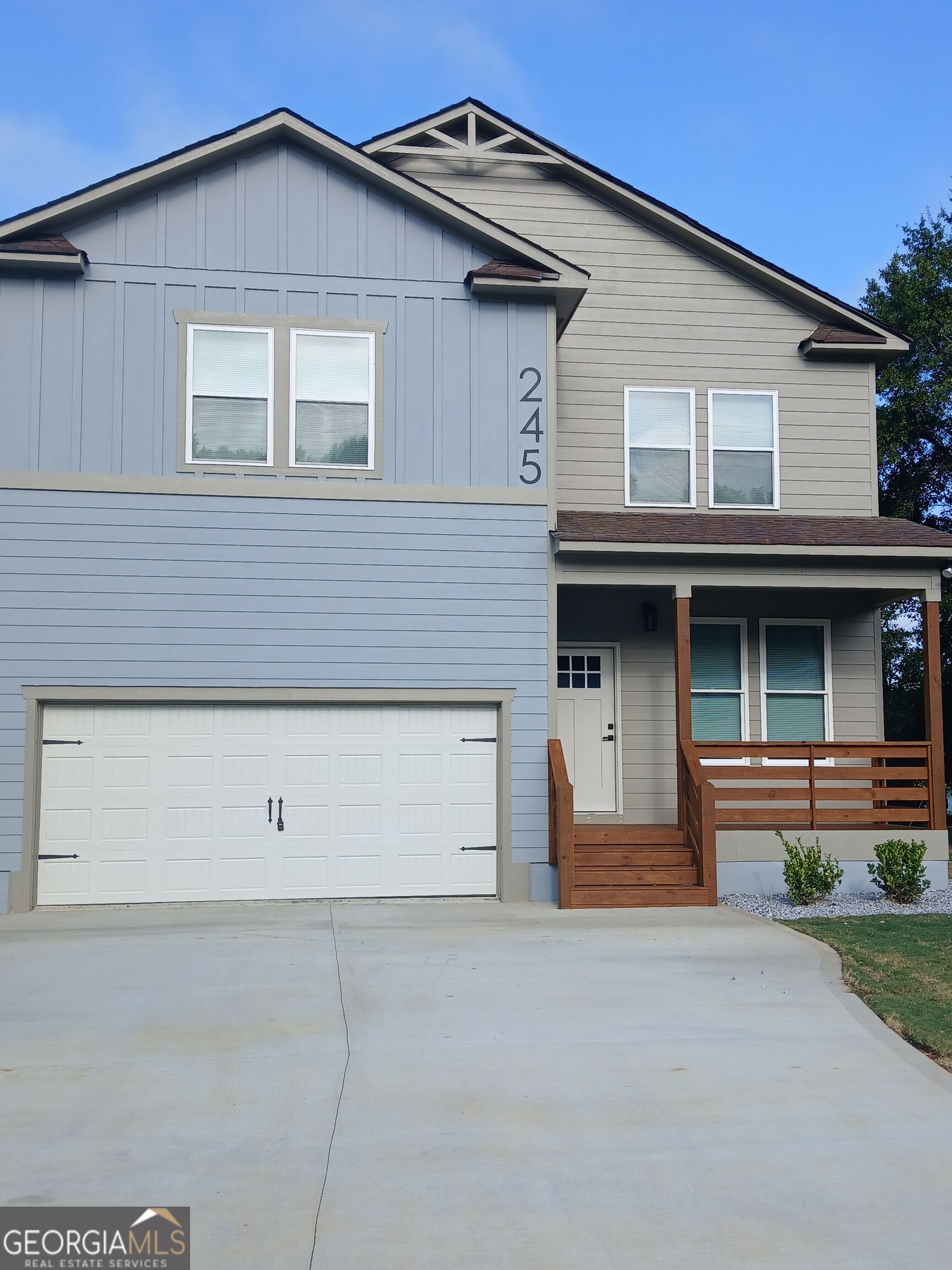 245 Lakeview Drive Property Photo 1
