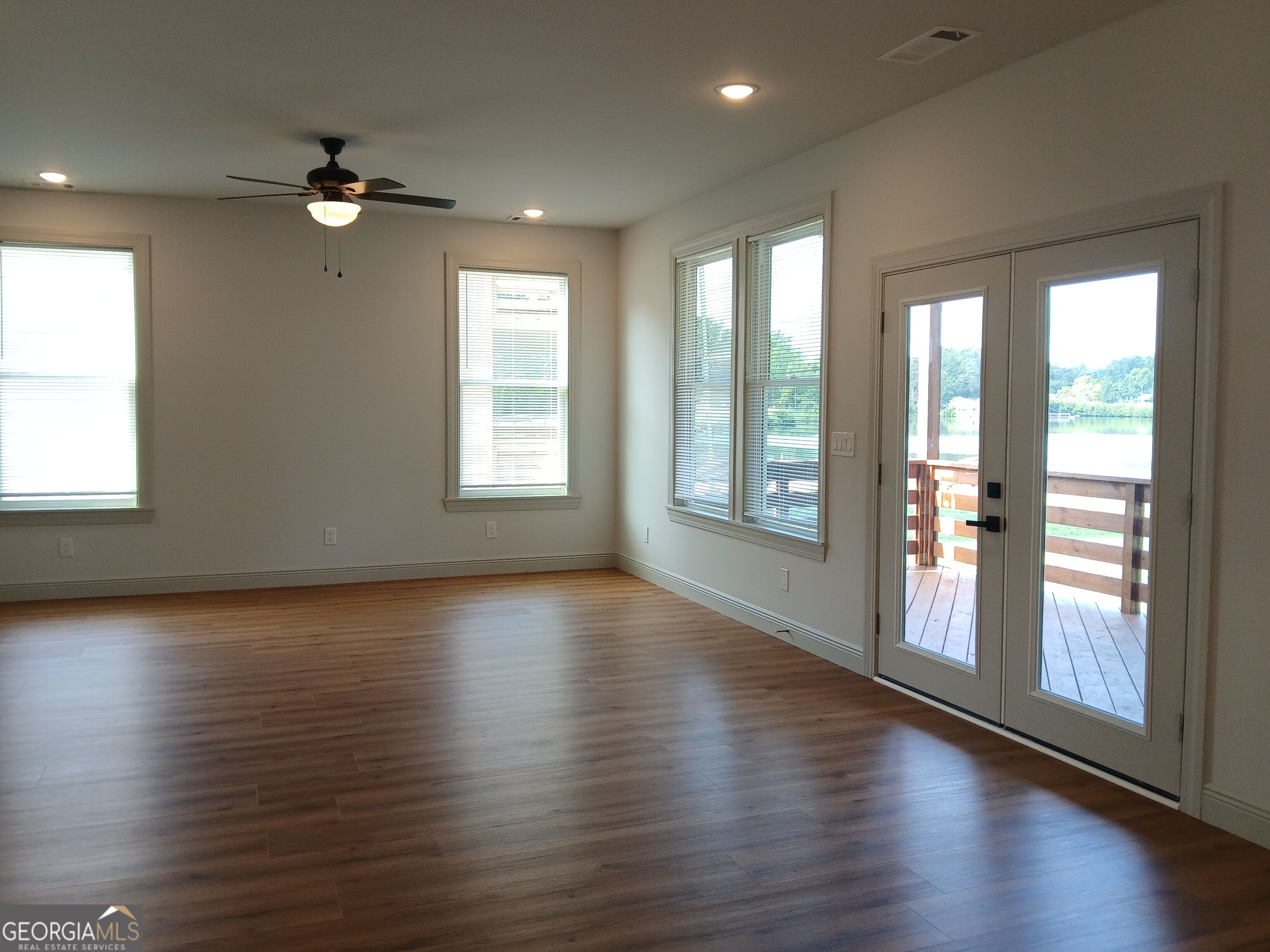 245 Lakeview Drive Property Photo 5