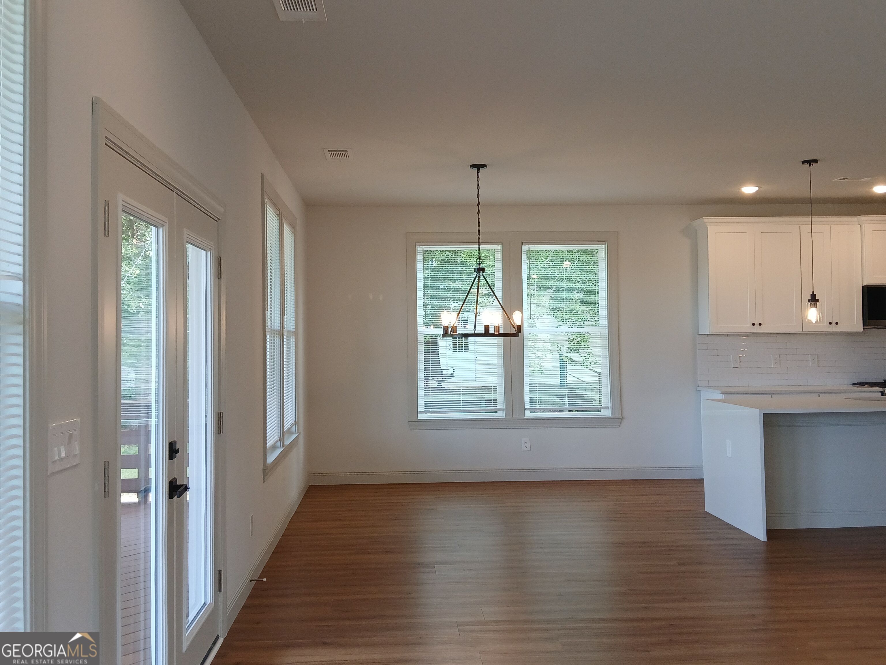 245 Lakeview Drive Property Photo 6