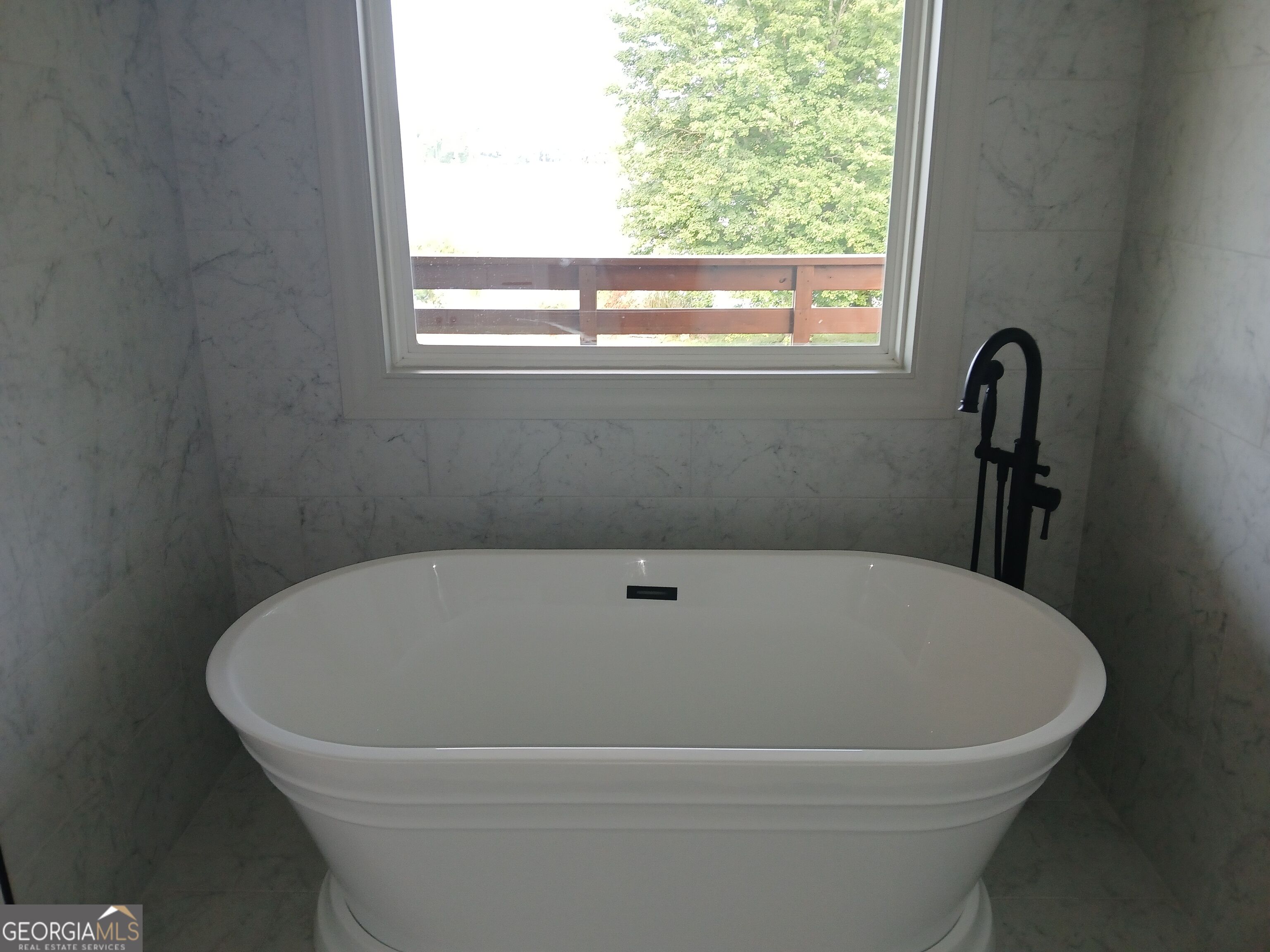 245 Lakeview Drive Property Photo 18