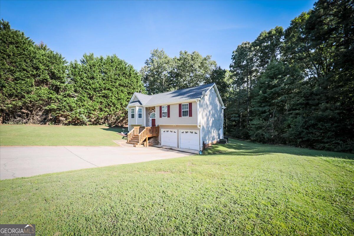 401 Winding Valley Dr. Property Photo 3