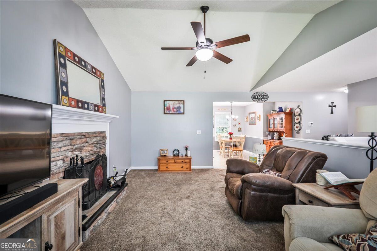 401 Winding Valley Dr. Property Photo 8
