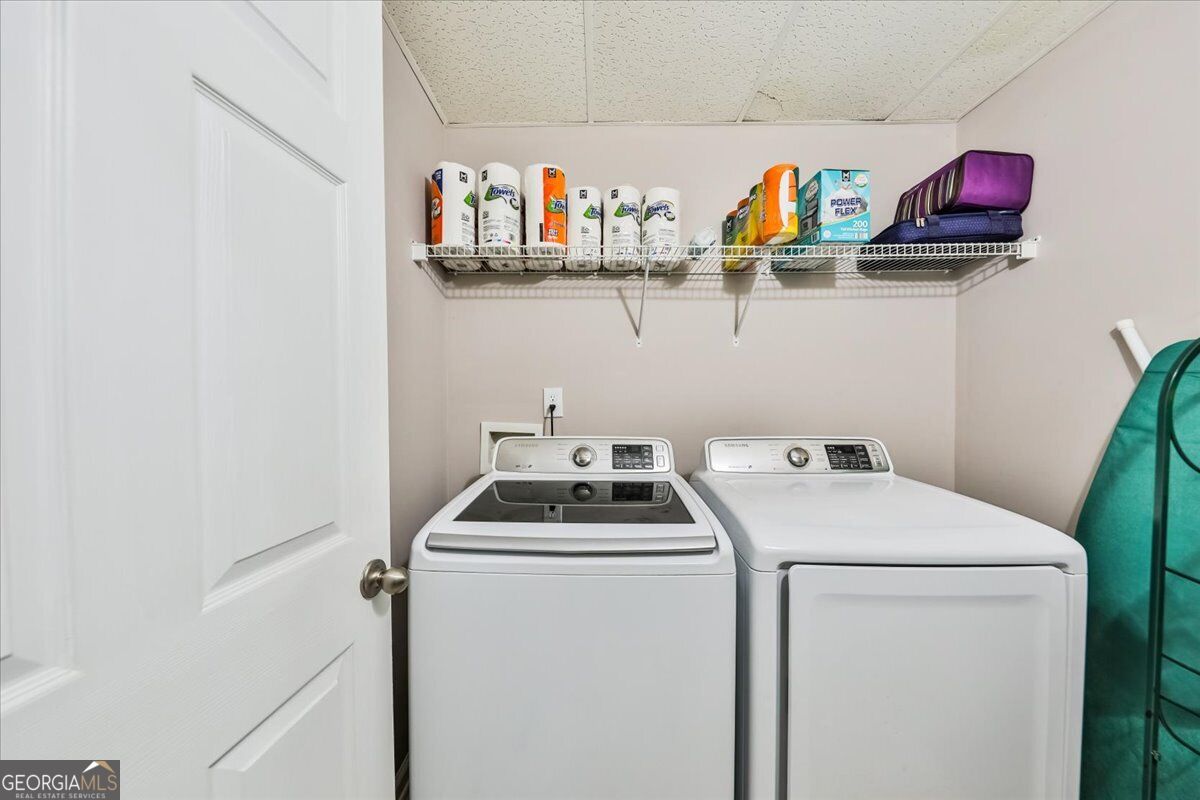 401 Winding Valley Dr. Property Photo 28