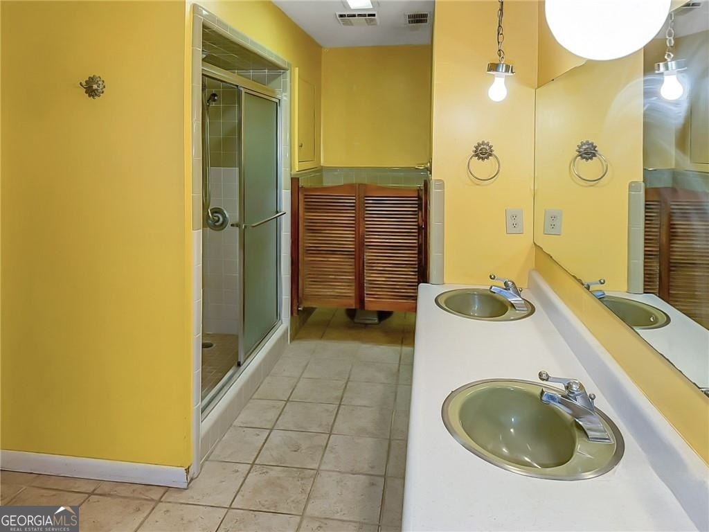 801 S Gordon Avenue Property Photo 25