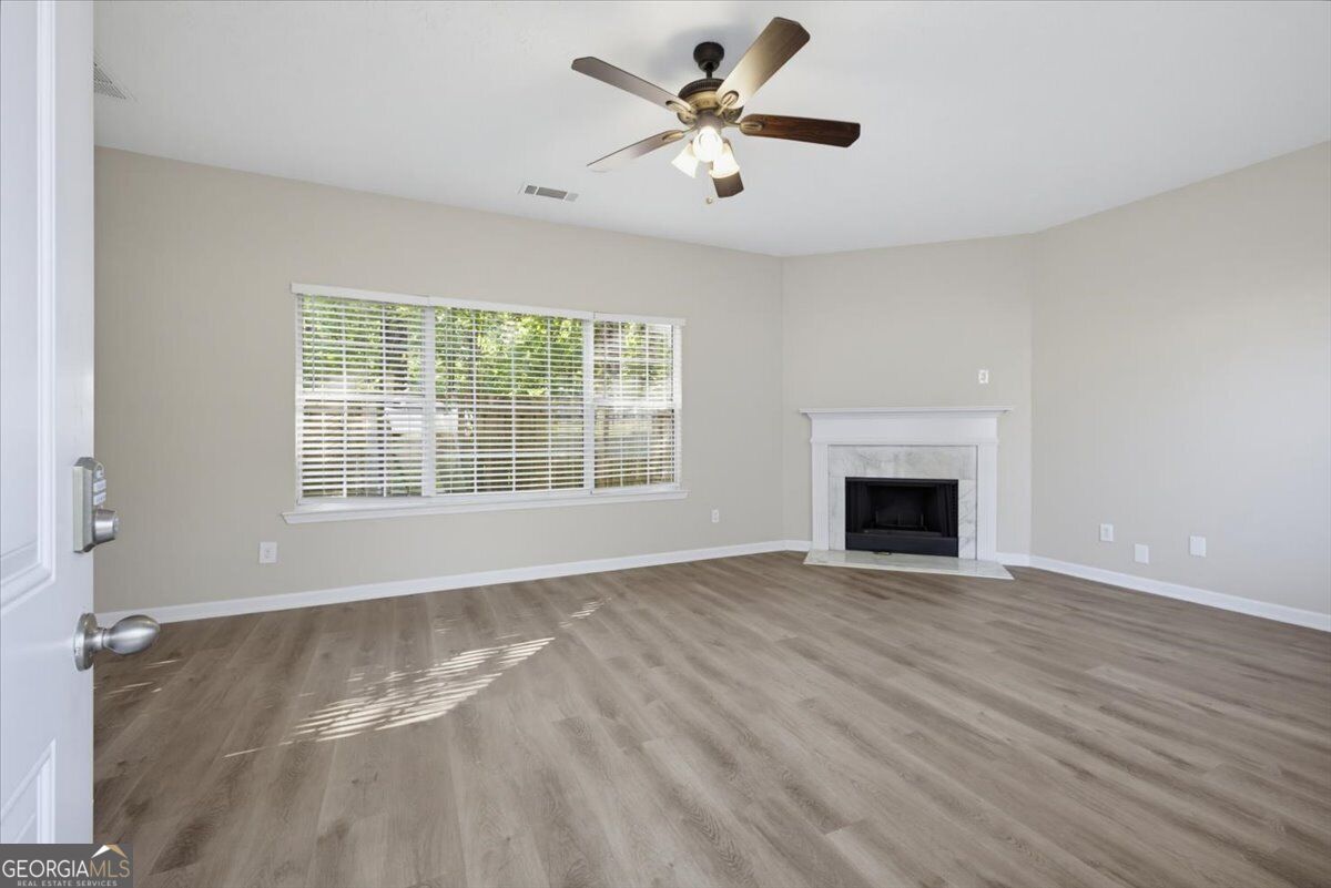 4060 Robin Circle Property Photo 6