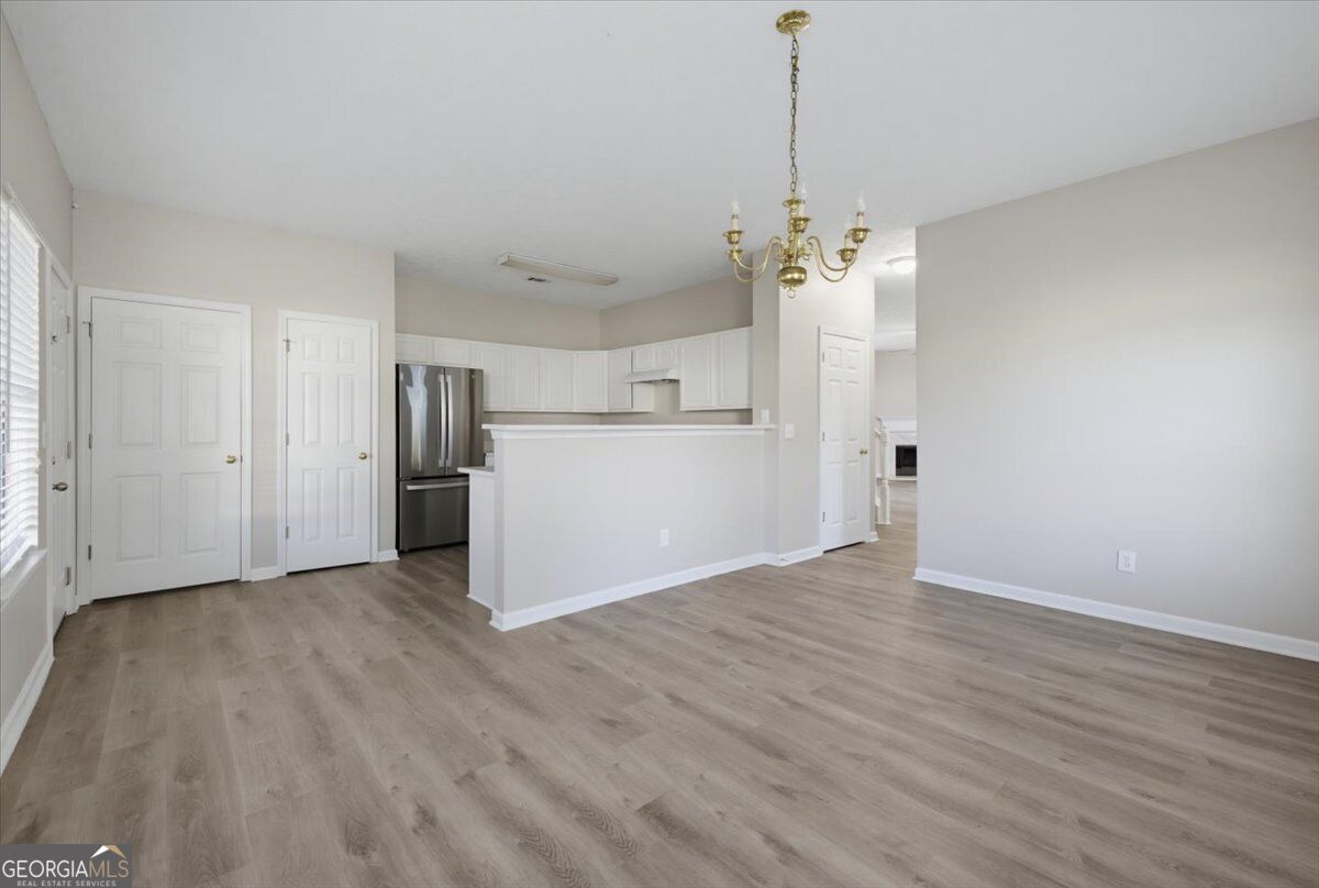 4060 Robin Circle Property Photo 9