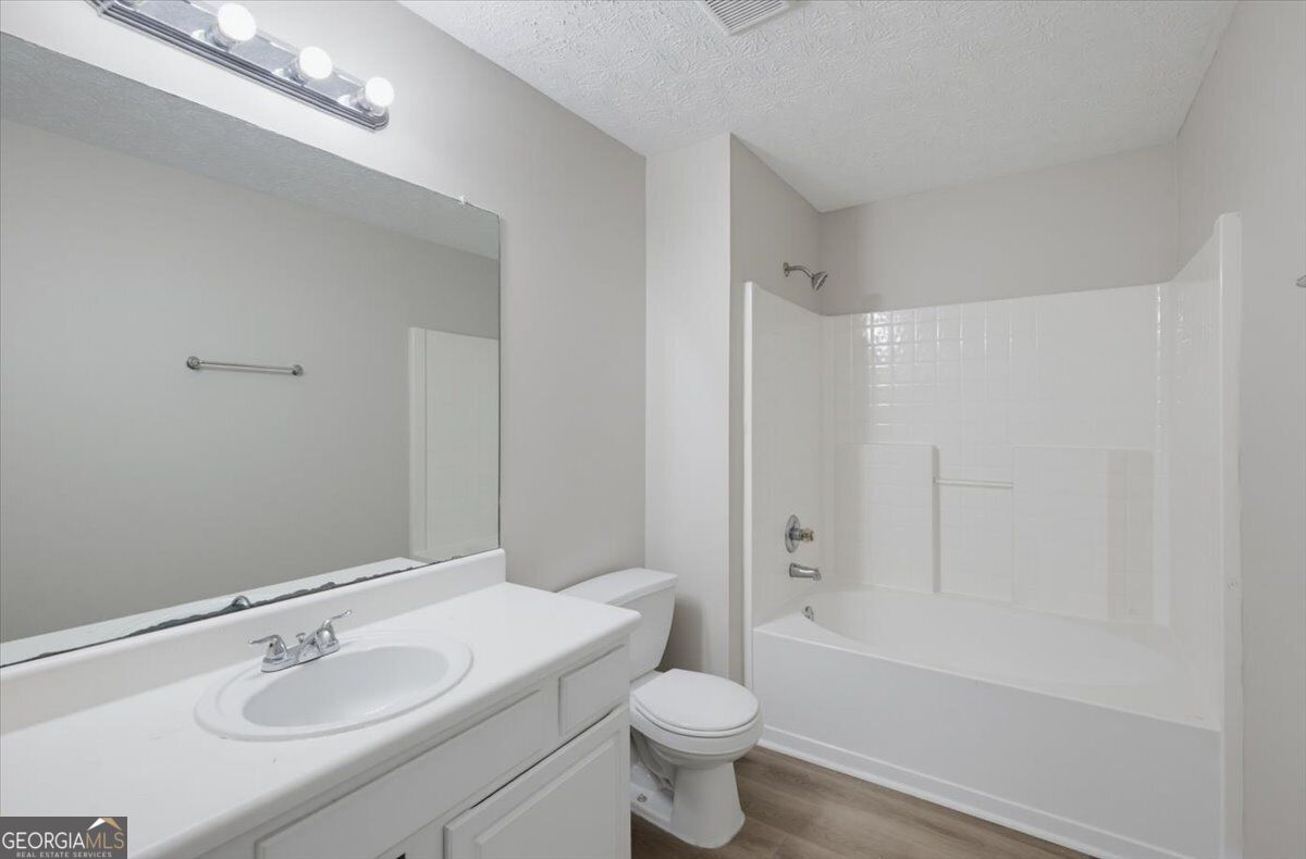 4060 Robin Circle Property Photo 20