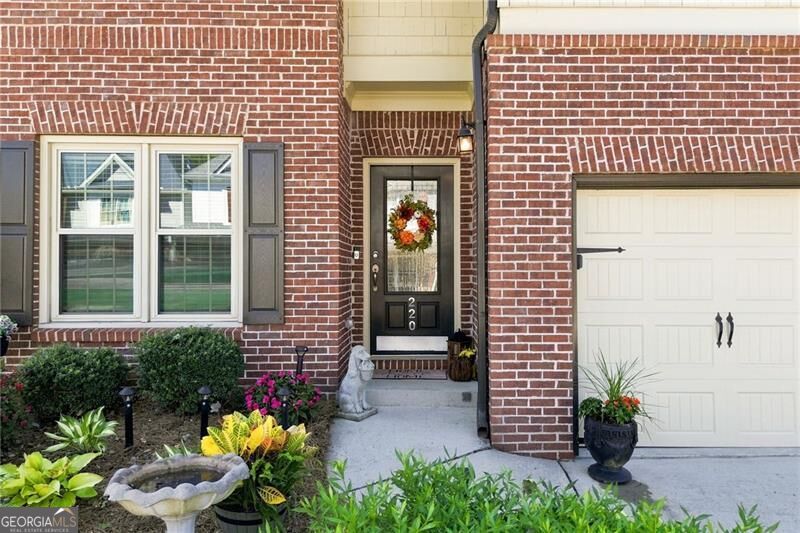220 Water Oak Place Property Photo 5