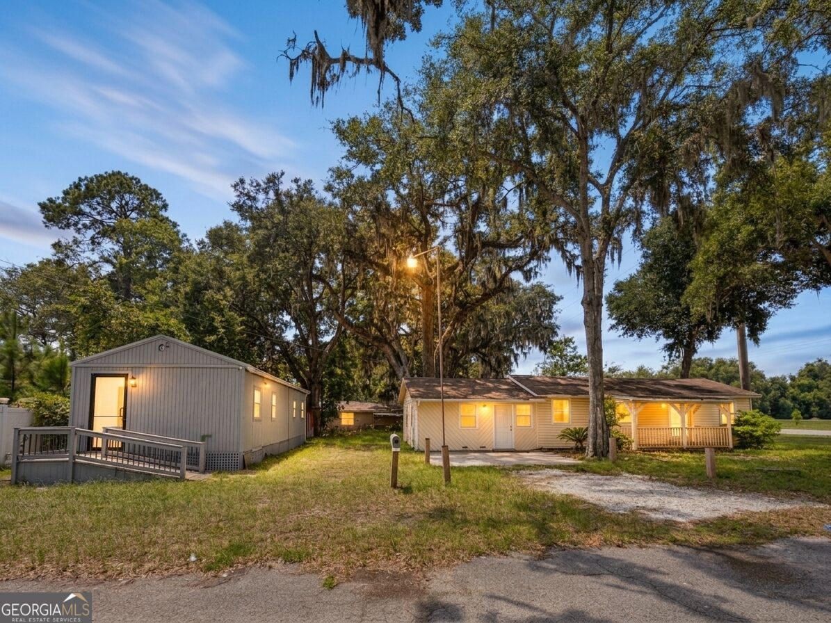 201 Lucian At Crispen Blvd Street Property Photo 1