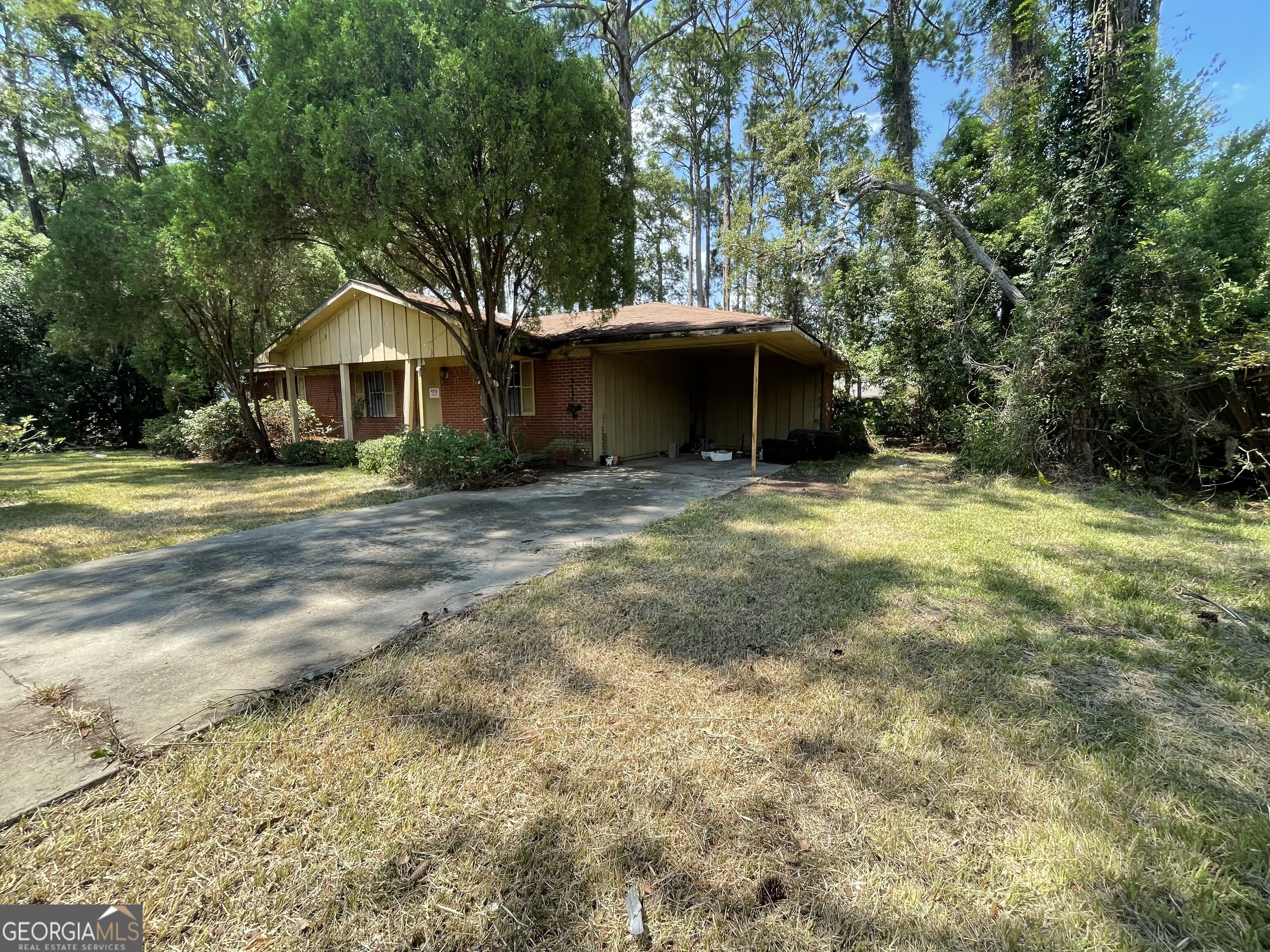 223 Suburban Drive Property Photo 2