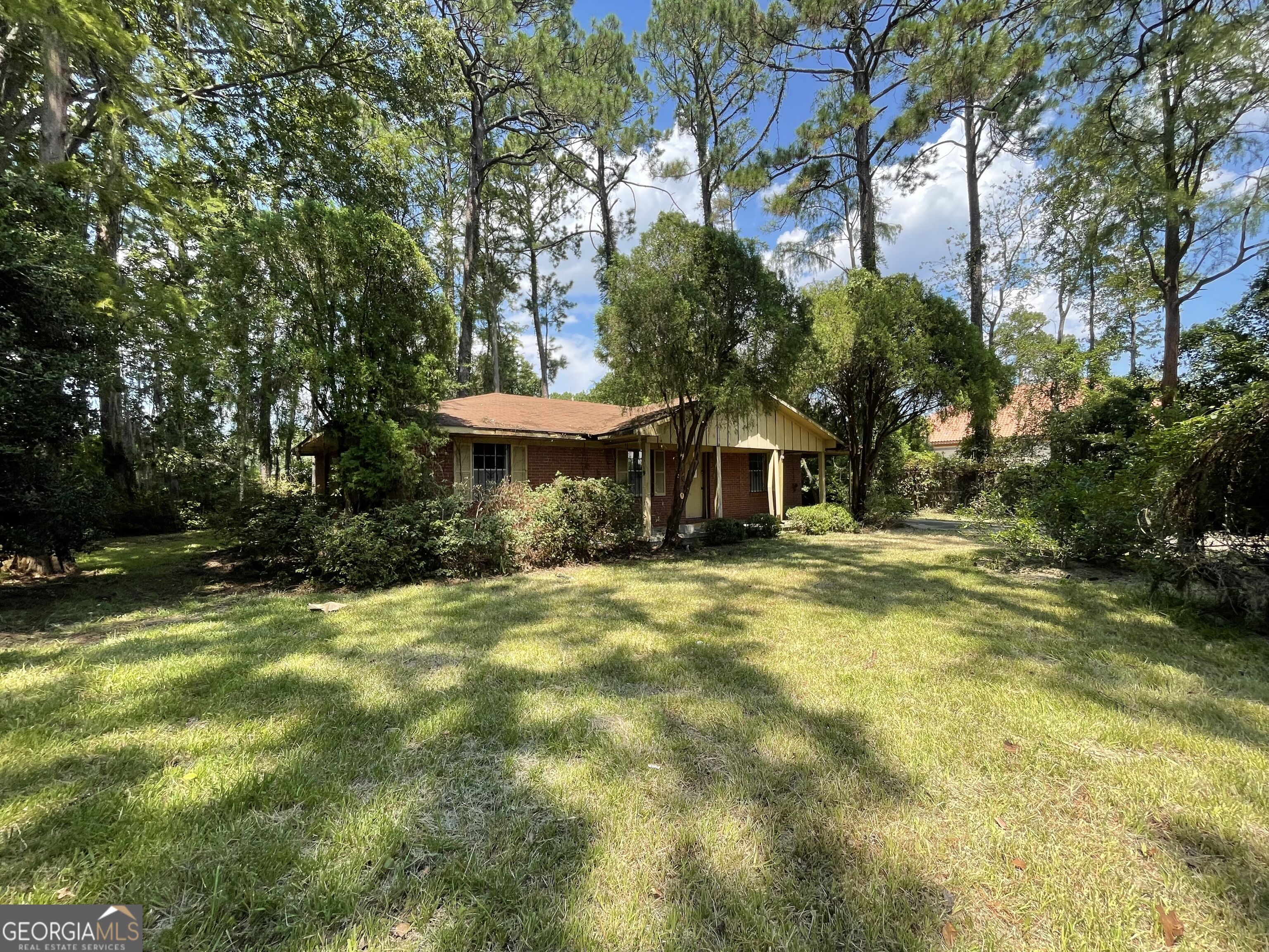 223 Suburban Drive Property Photo 4