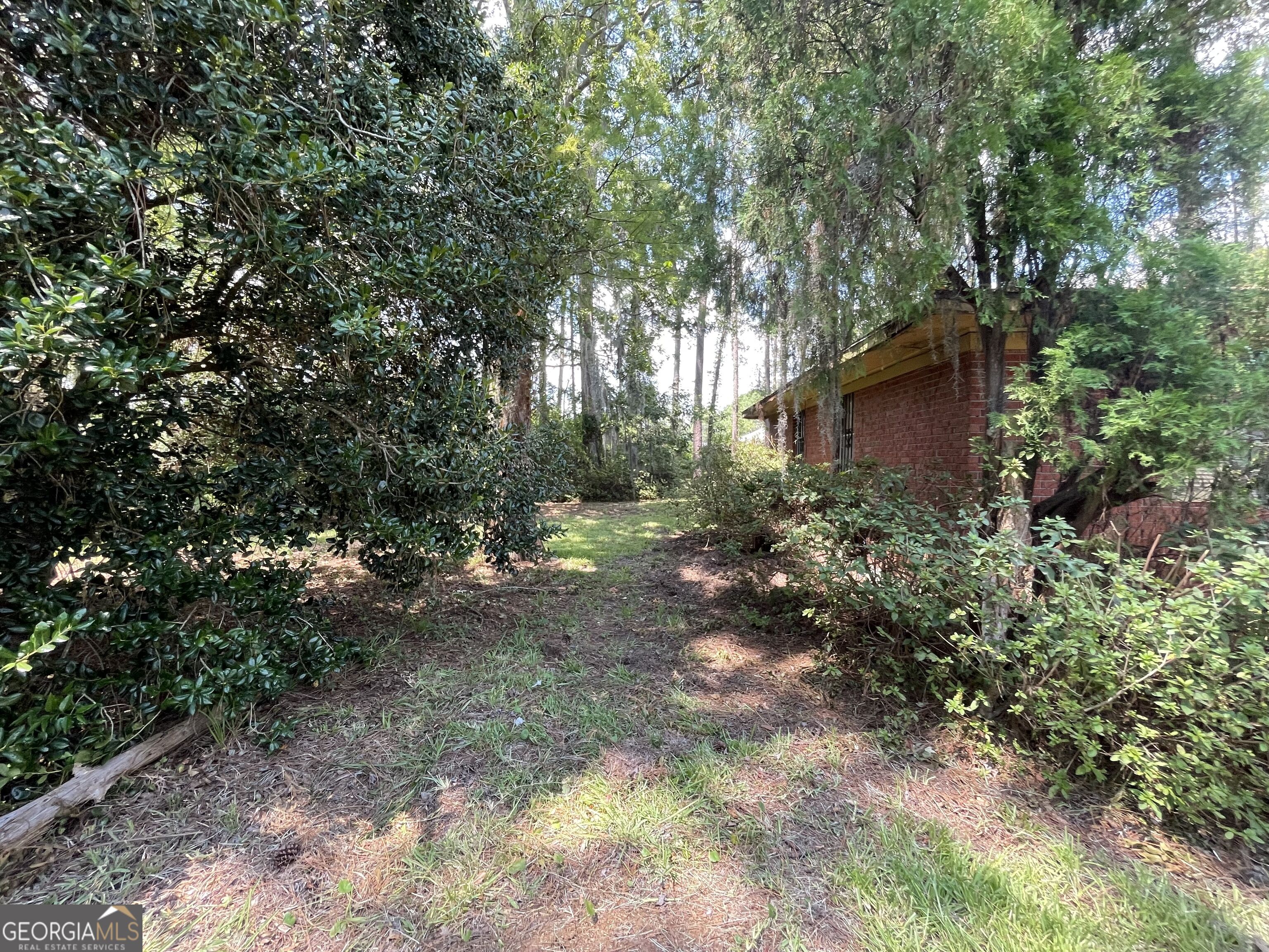 223 Suburban Drive Property Photo 7