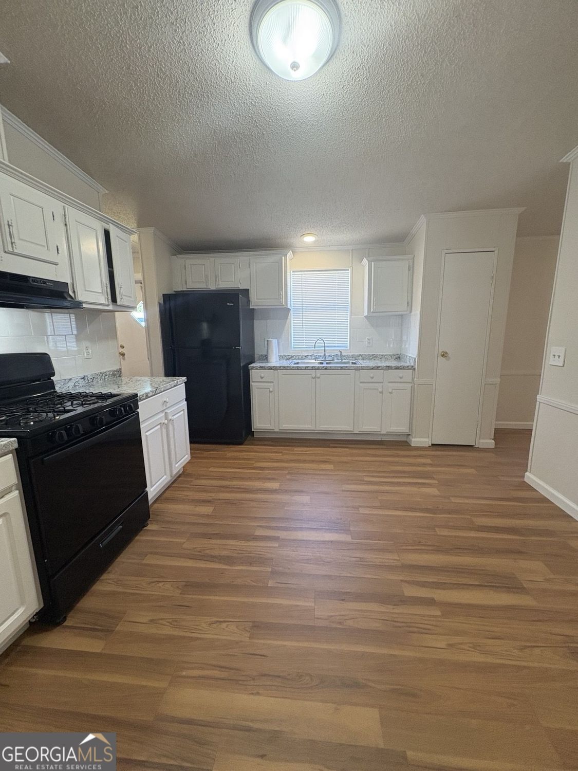 1025 Evergreen Drive Property Photo 7