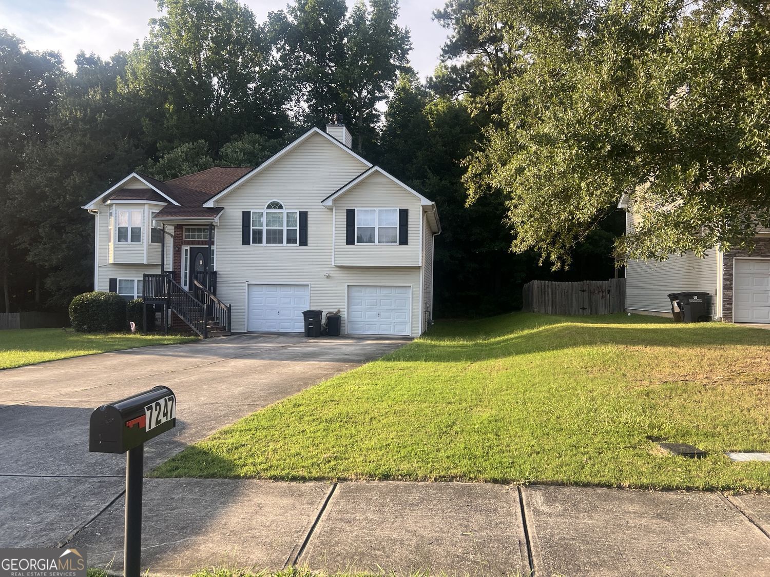 7247 Cedar Forest Drive Property Photo 2