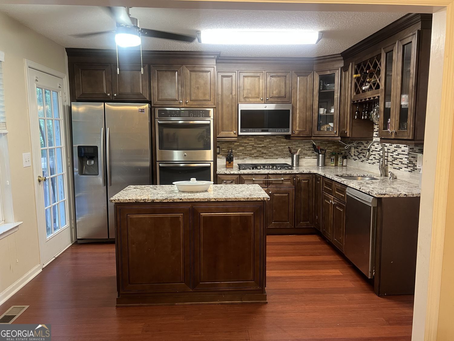 7247 Cedar Forest Drive Property Photo 8