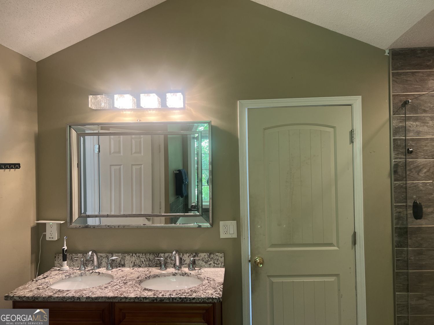 7247 Cedar Forest Drive Property Photo 27