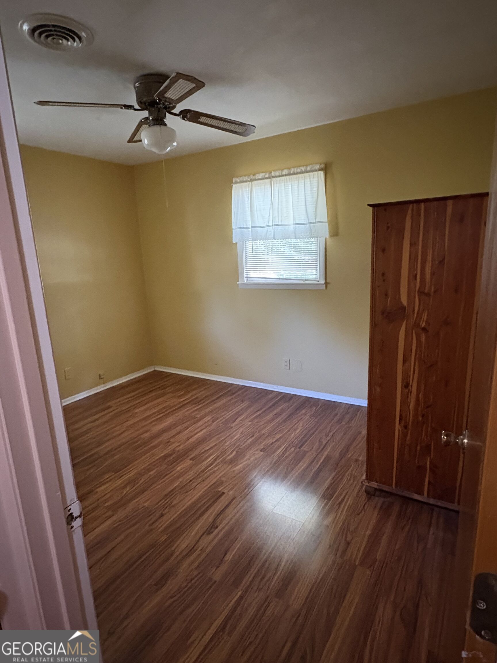 3000 15th Avenue Property Photo 6