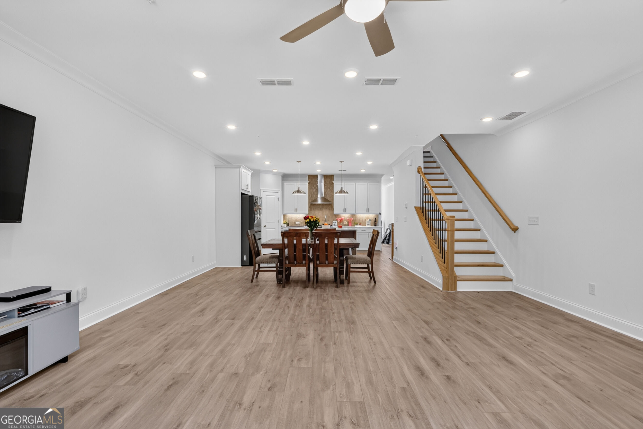 340 Olmstead Way Property Photo 10
