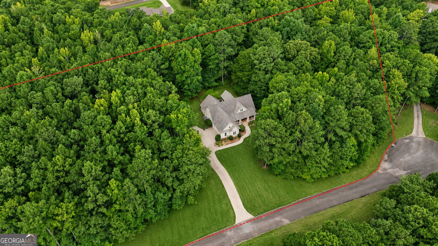 405 Barouche Drive Property Photo 3