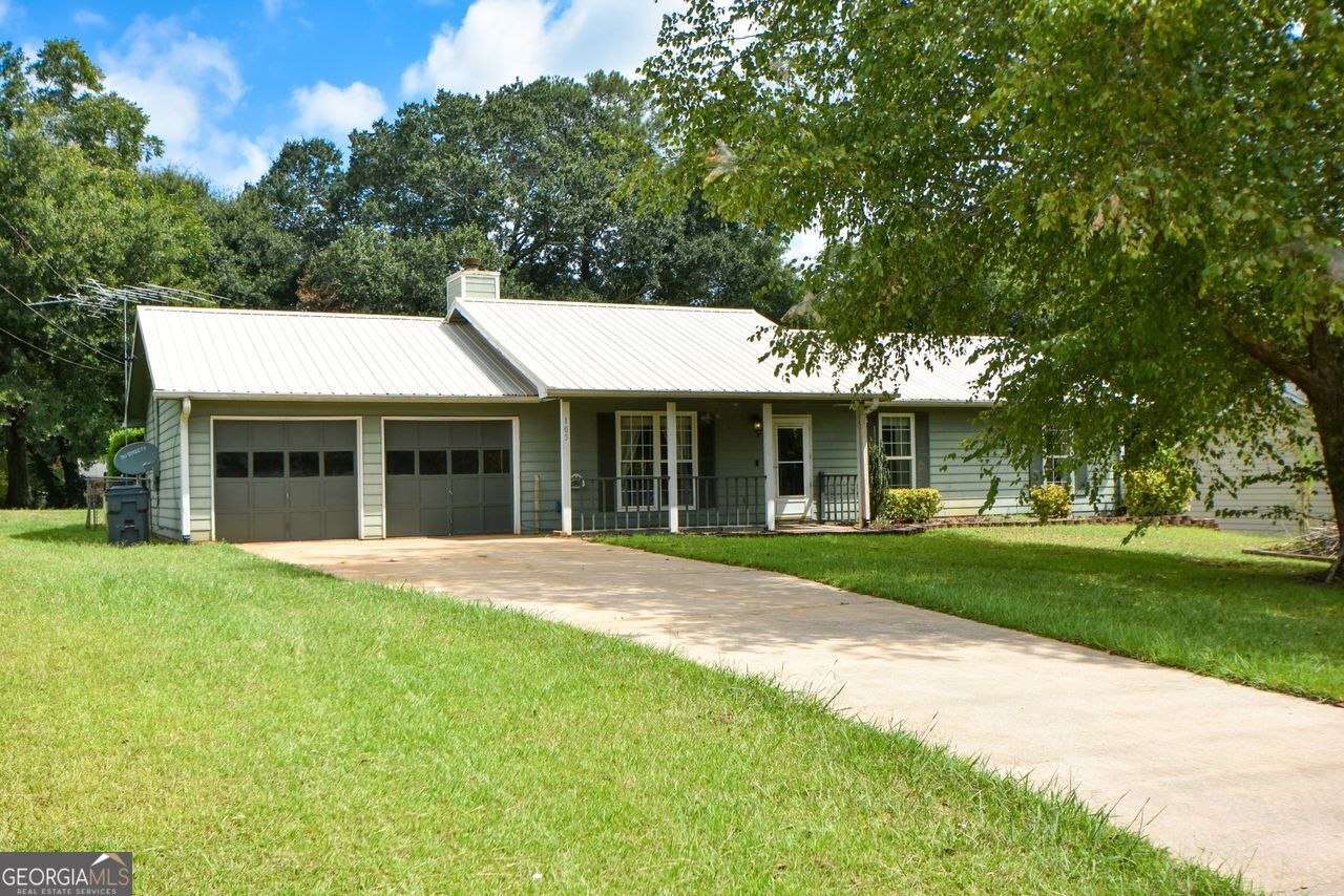 105 Gwenellen Drive Property Photo 2