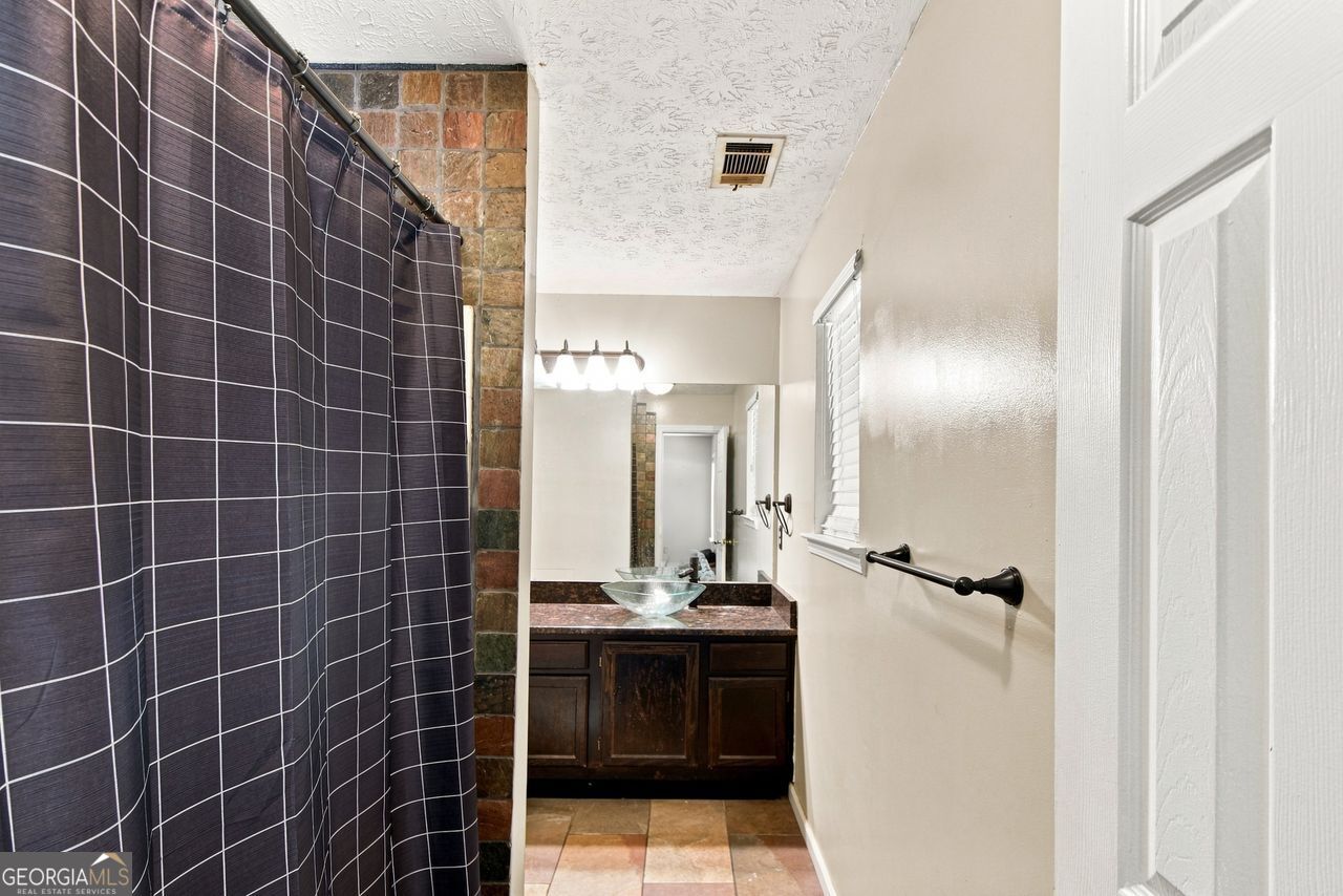105 Gwenellen Drive Property Photo 27