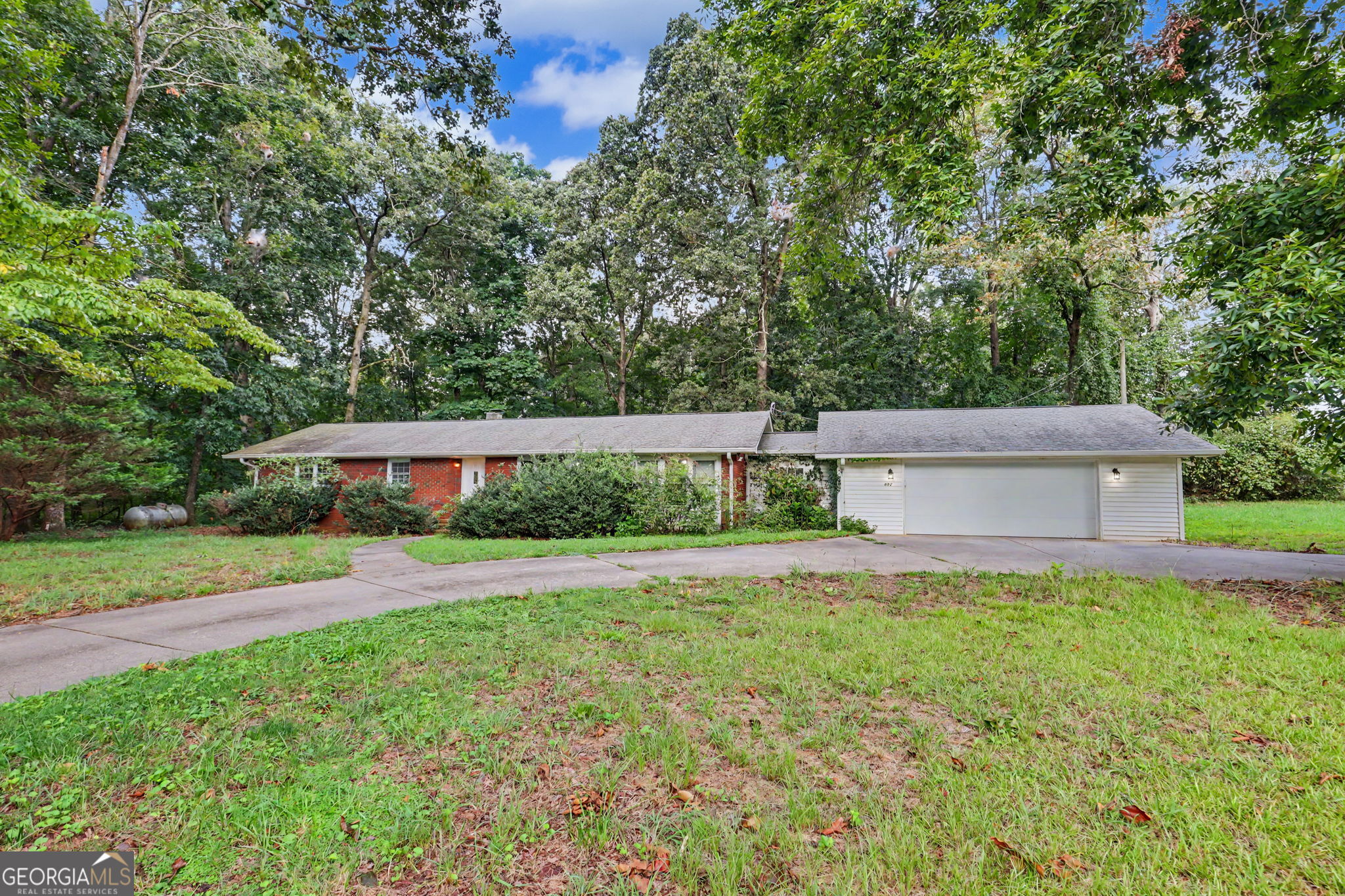 692 Allen Anderson Road Property Photo 1