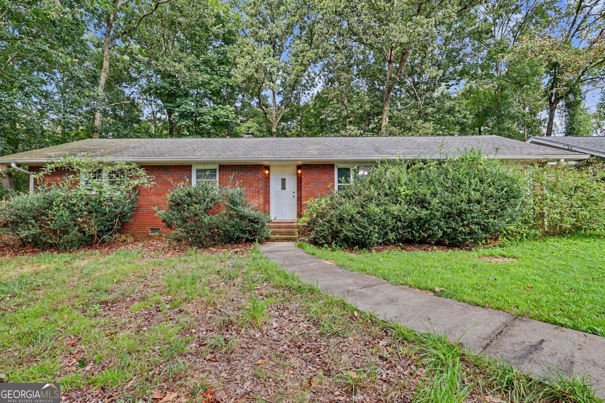 692 Allen Anderson Road Property Photo 3