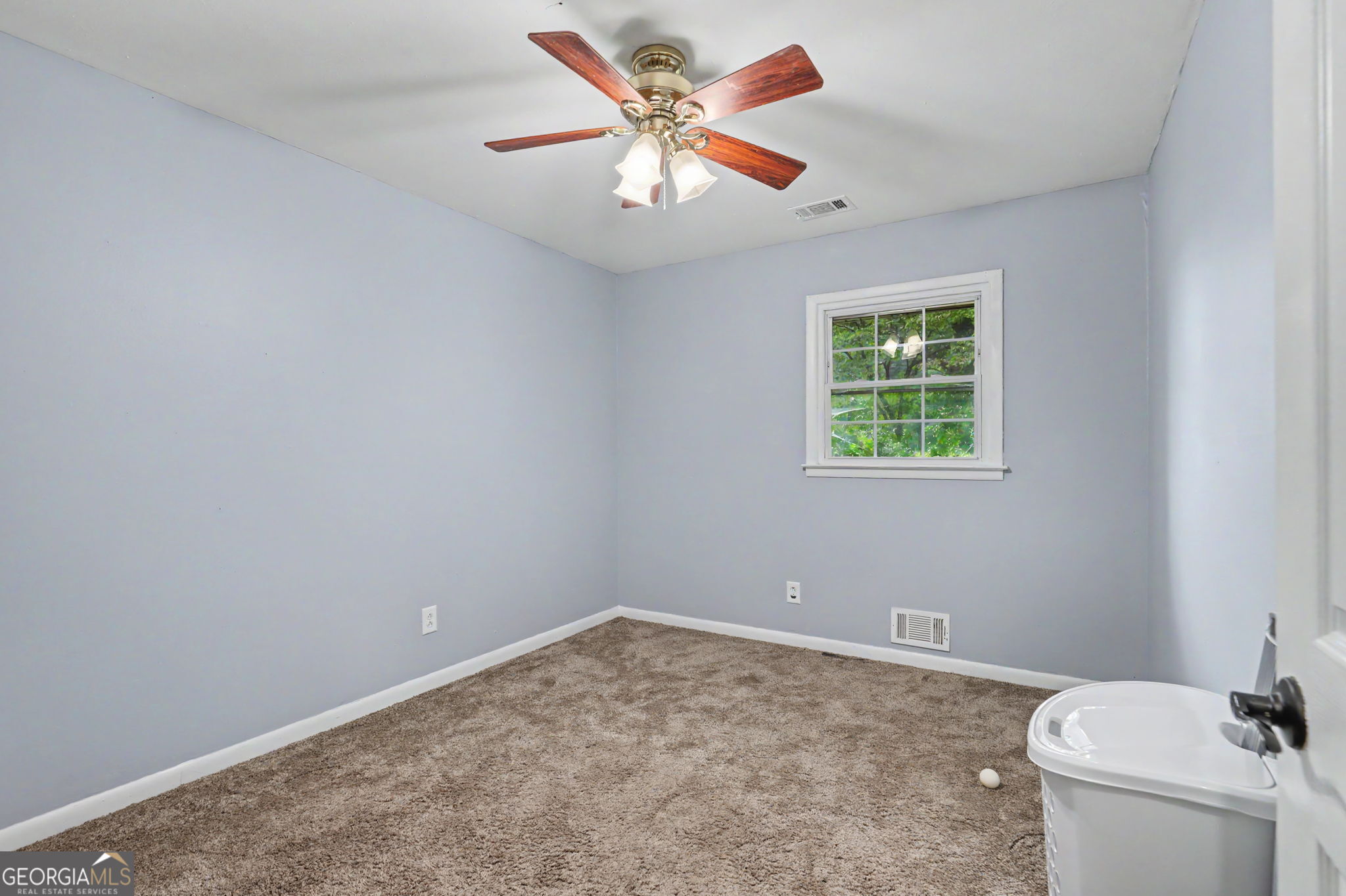 692 Allen Anderson Road Property Photo 10