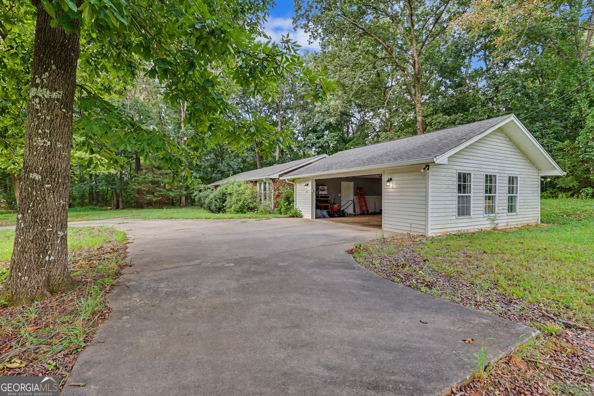 692 Allen Anderson Road Property Photo 23