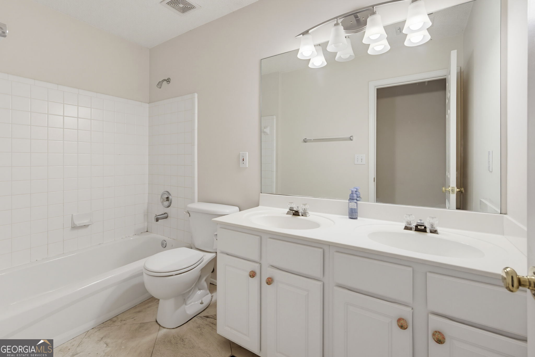 2599 Alvecot Circle Se Property Photo 21
