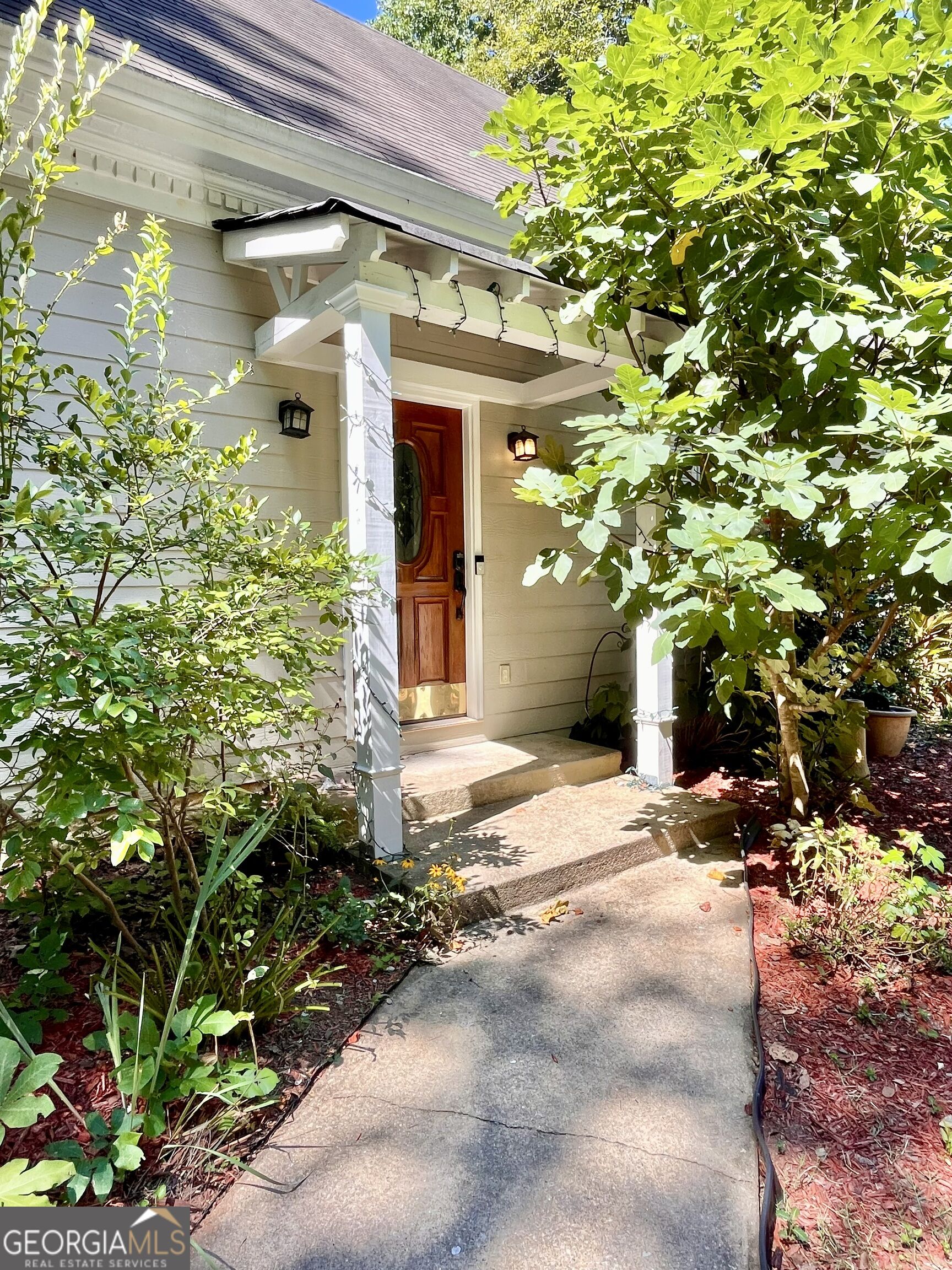 215 Mcduffie Drive Property Photo 2