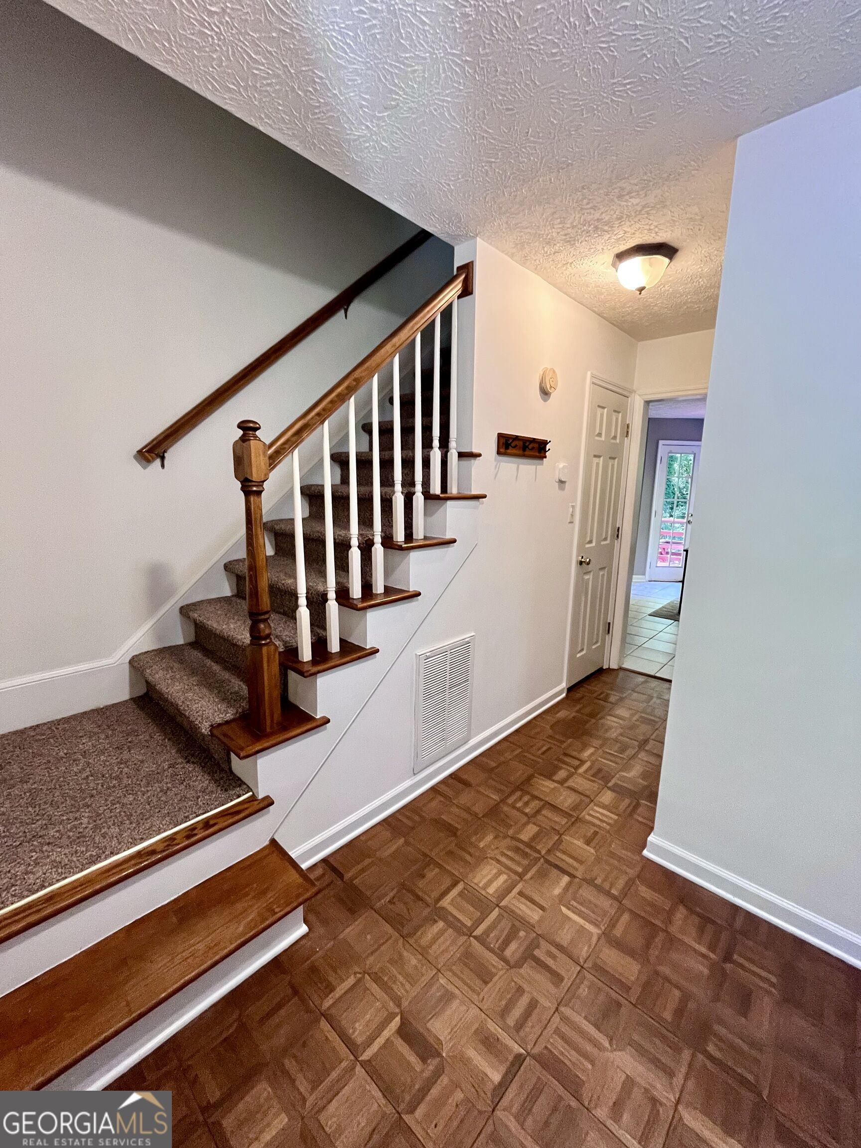 215 Mcduffie Drive Property Photo 3