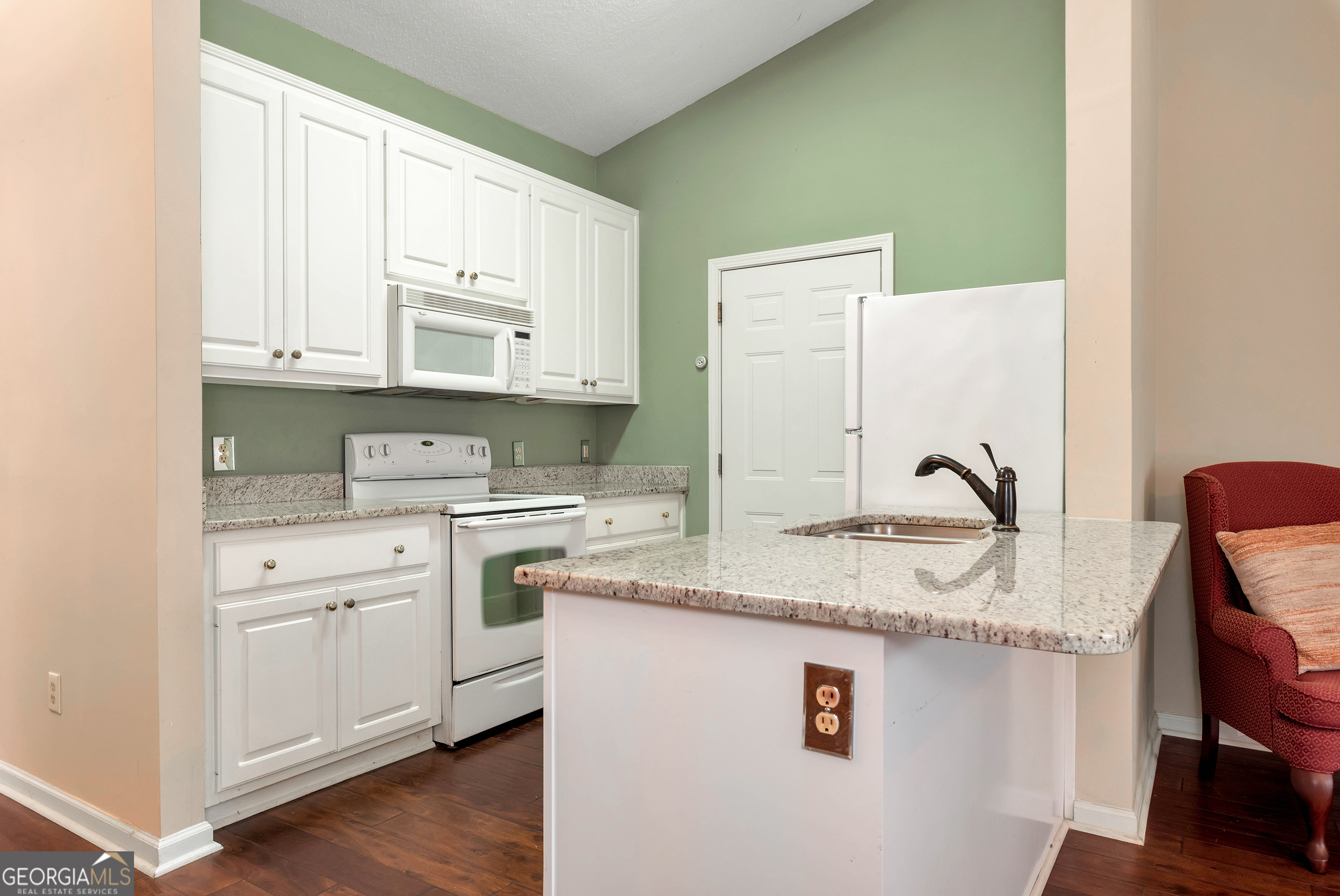 2987 Bentley Park Circle Property Photo 5