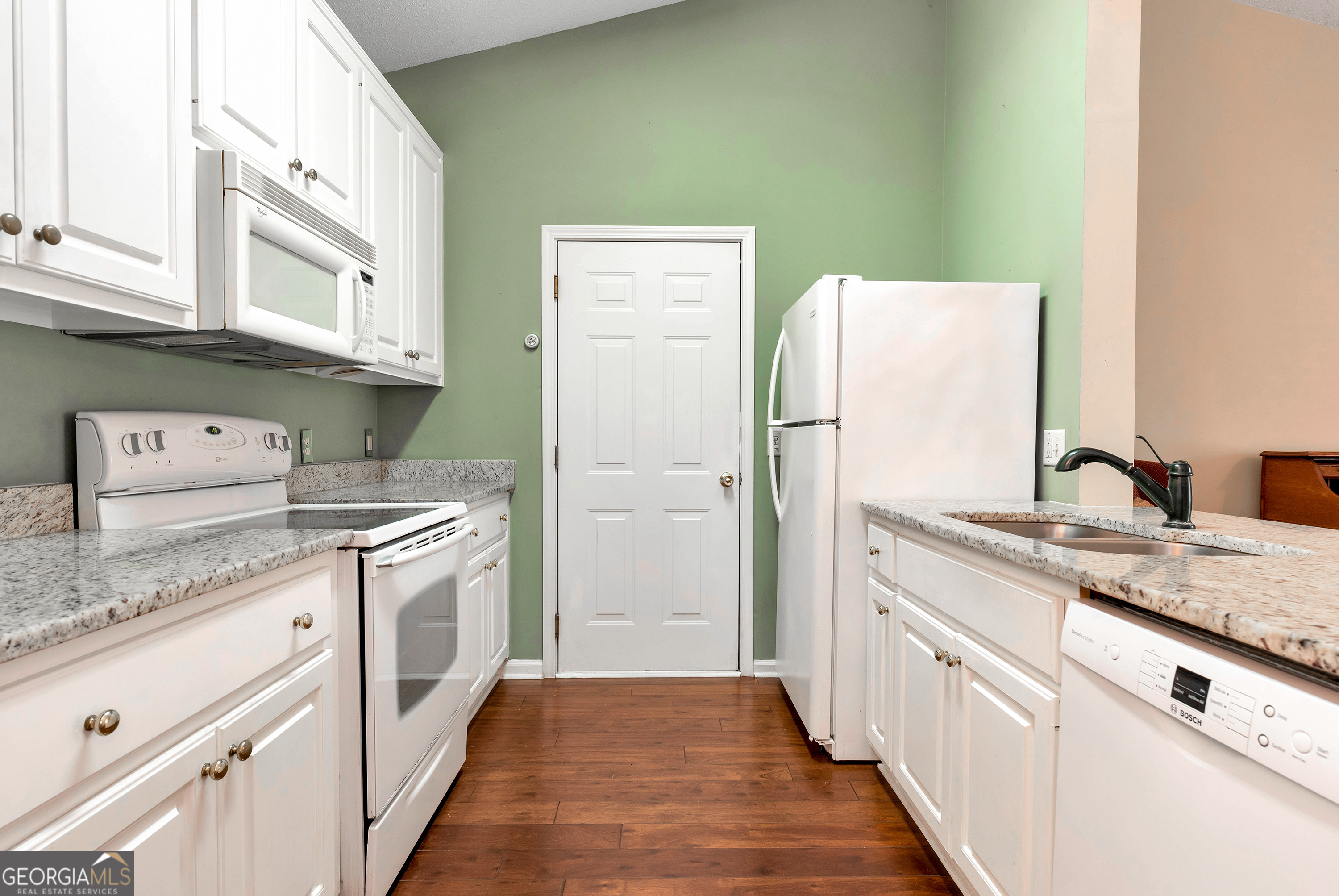 2987 Bentley Park Circle Property Photo 6