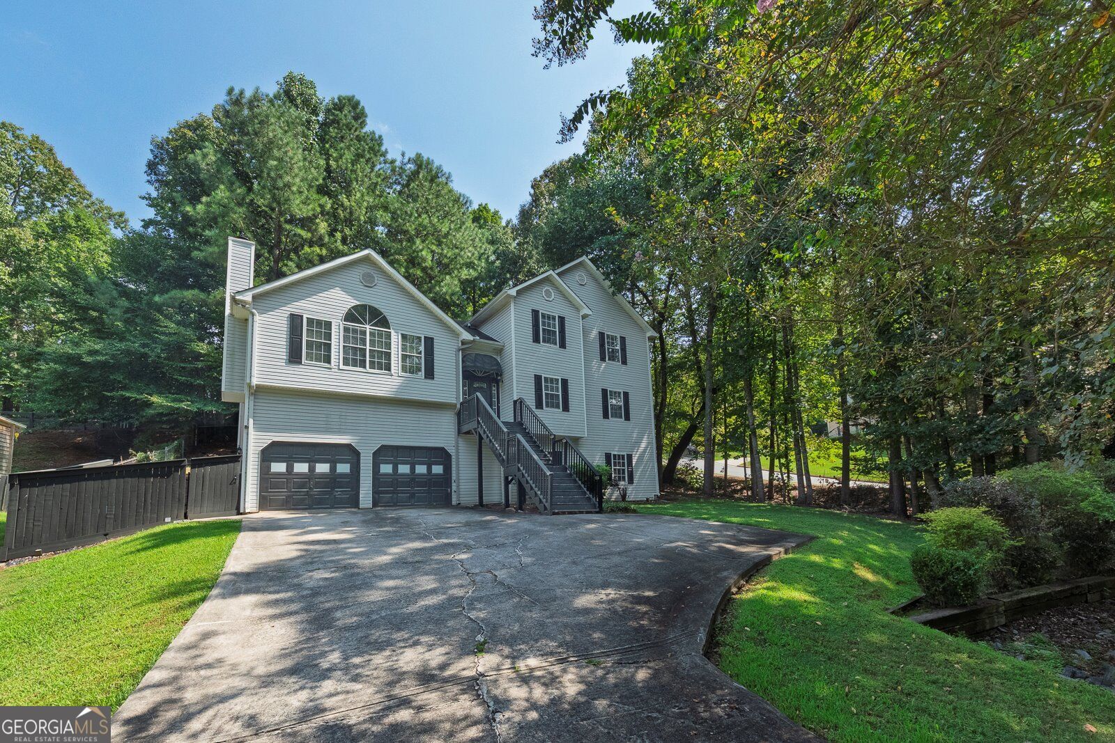 6484 Victory Drive Property Photo 3