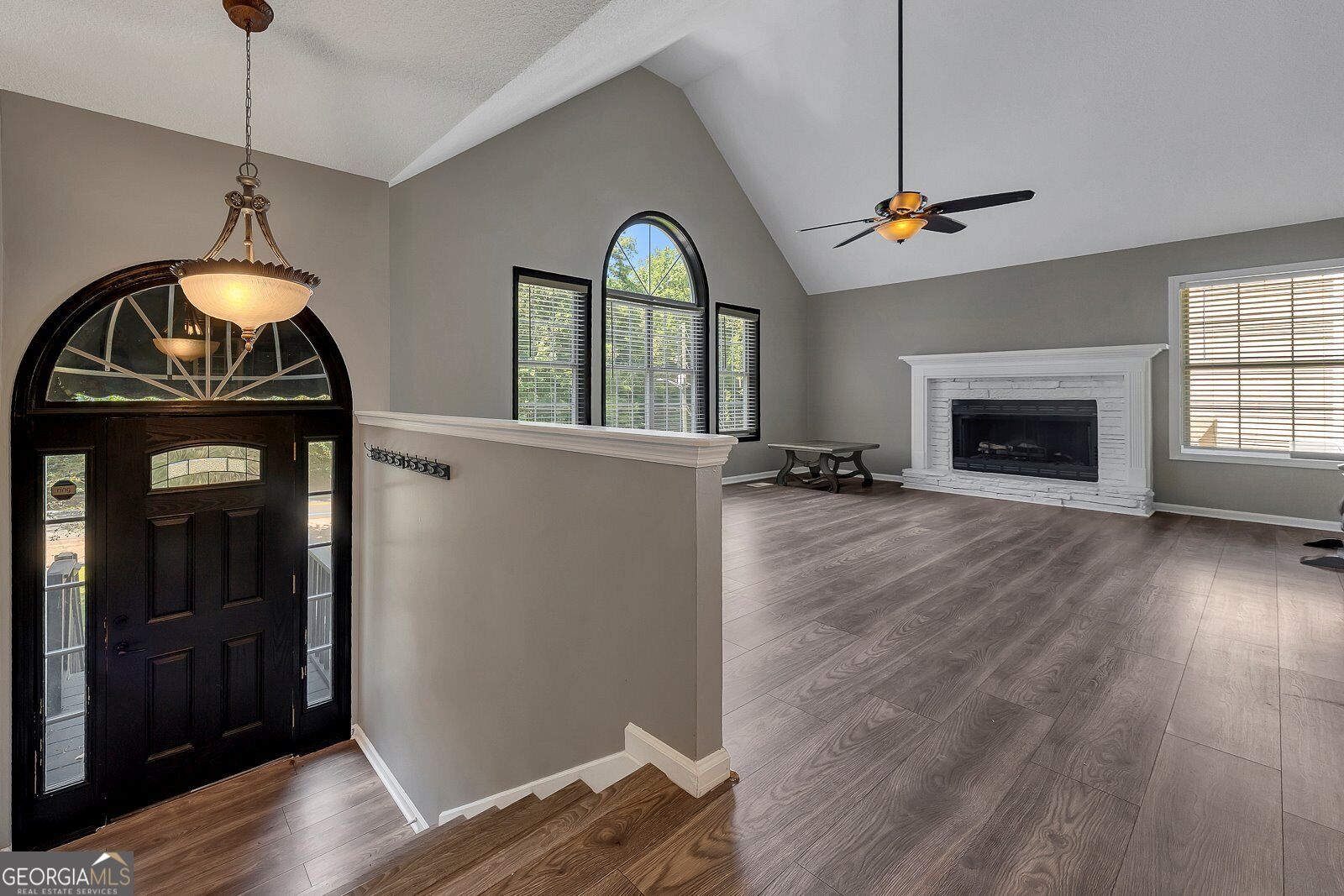 6484 Victory Drive Property Photo 4