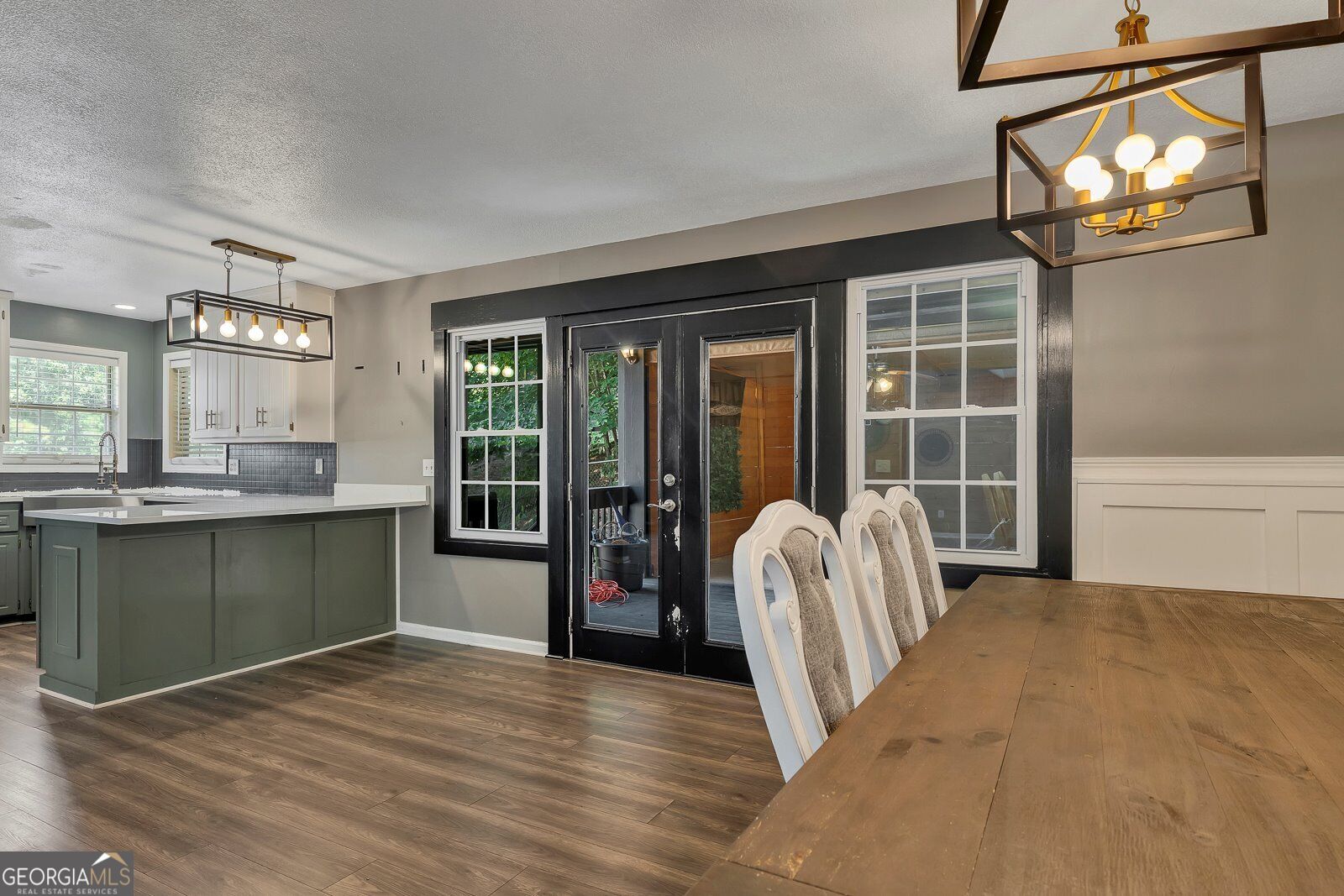 6484 Victory Drive Property Photo 10