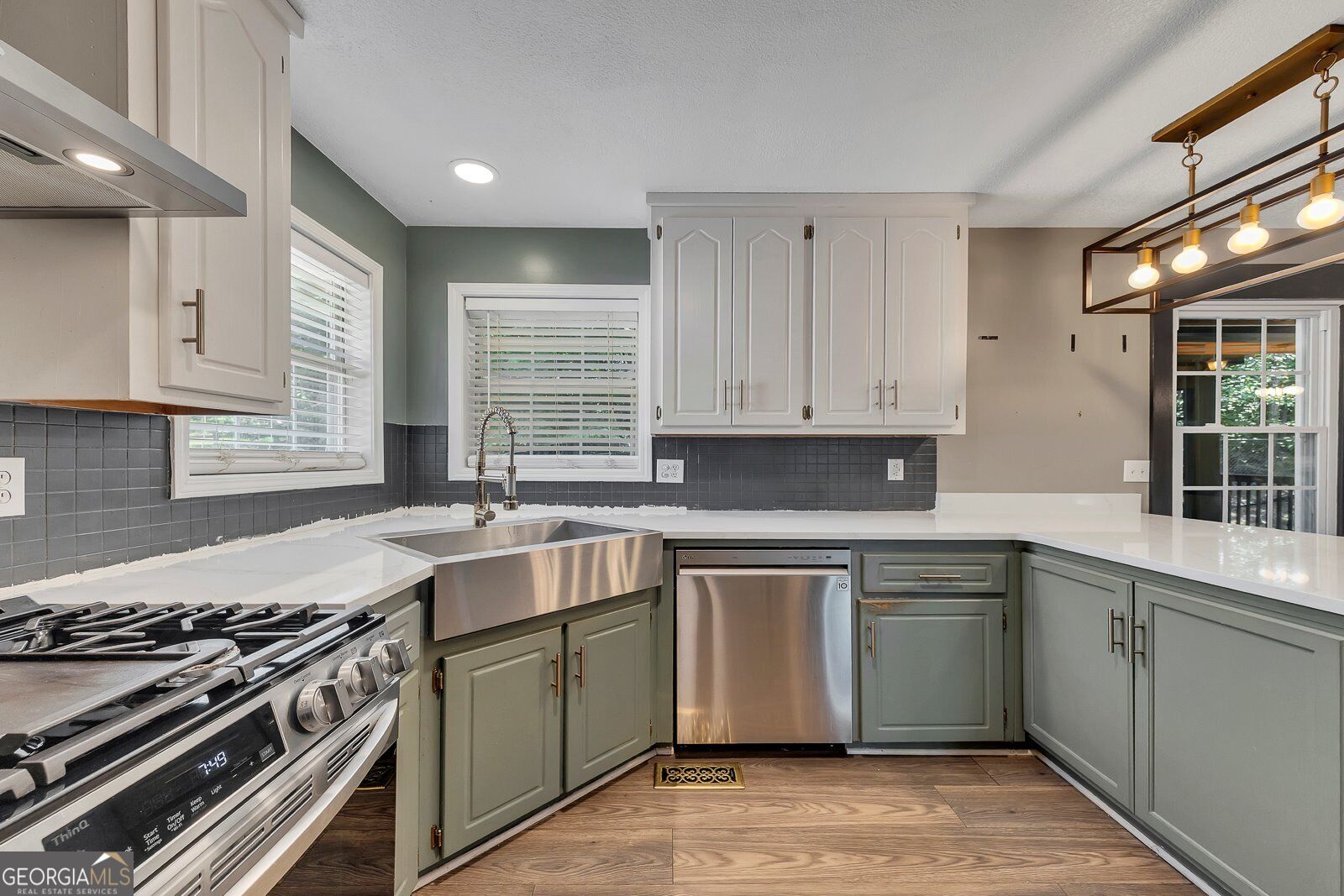 6484 Victory Drive Property Photo 13