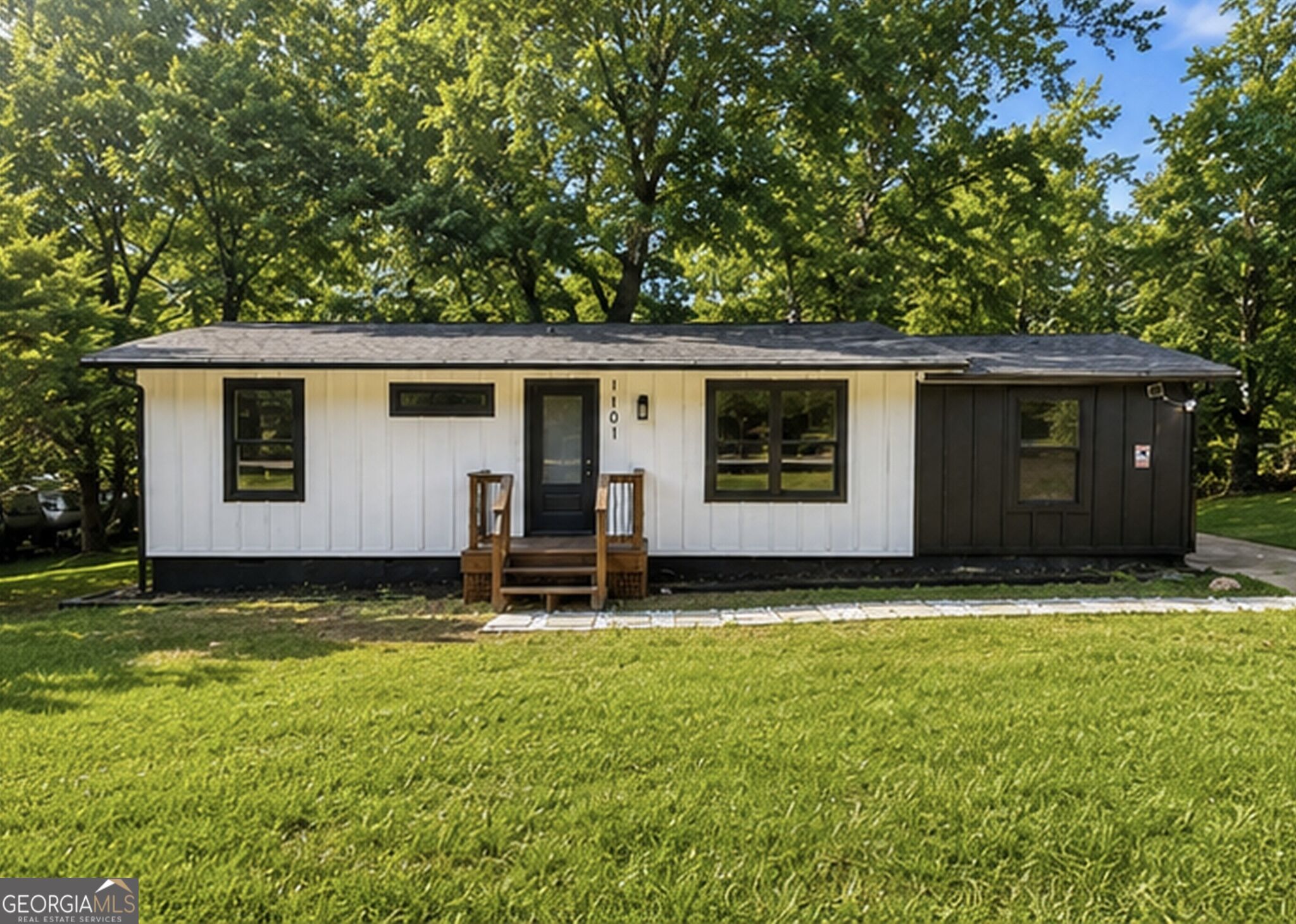 1101 Isa Drive Se Property Photo 1